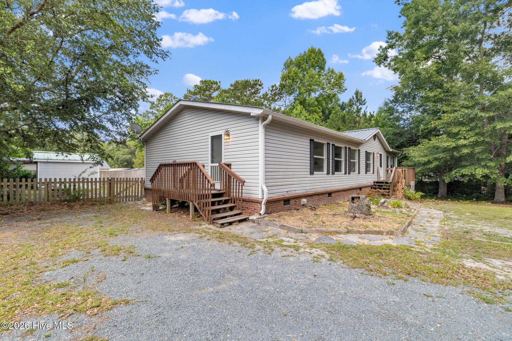 63 Warwick Court Property Photo 8