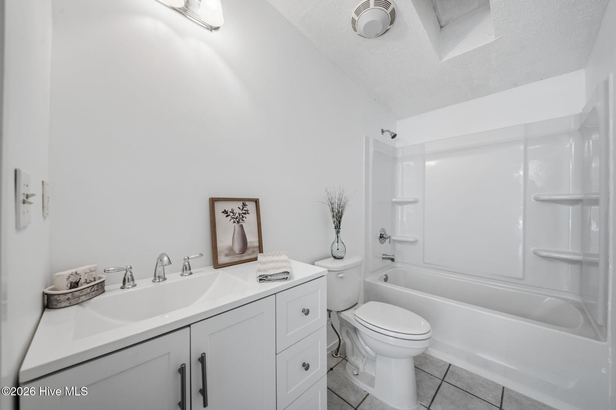 63 Warwick Court Property Photo 15