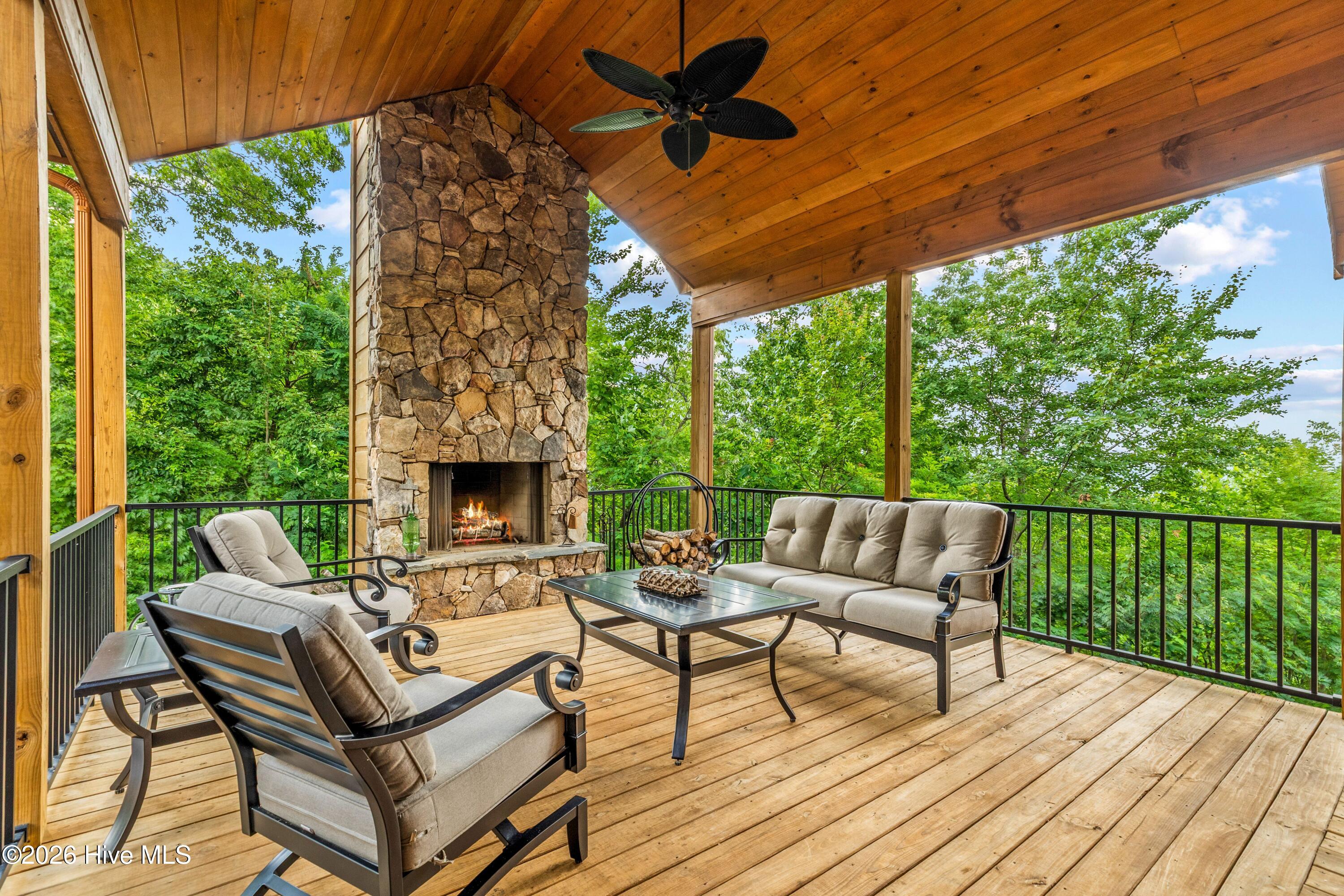 105 Noble Mountain Landing Property Photo 26