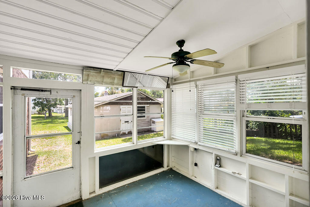 205 W Moore Street Property Photo 31