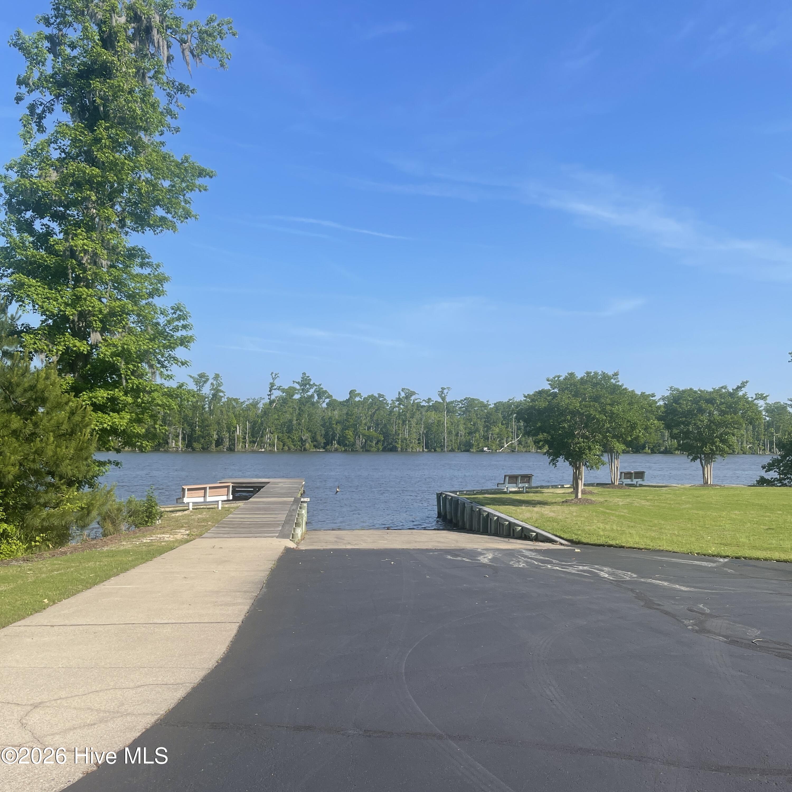708 Batts Island Road Property Photo 2