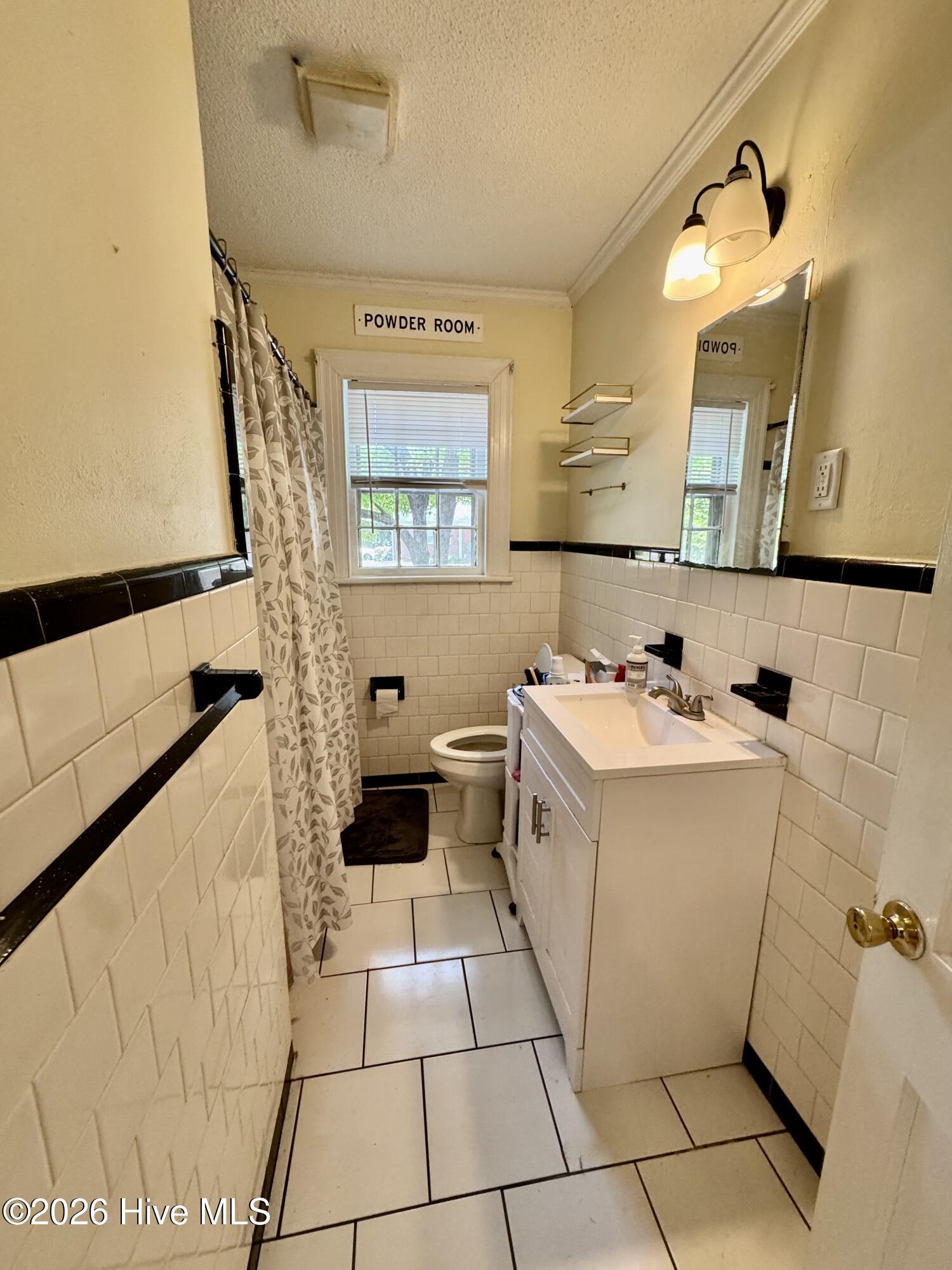 1912 E 4th Street Property Photo 8