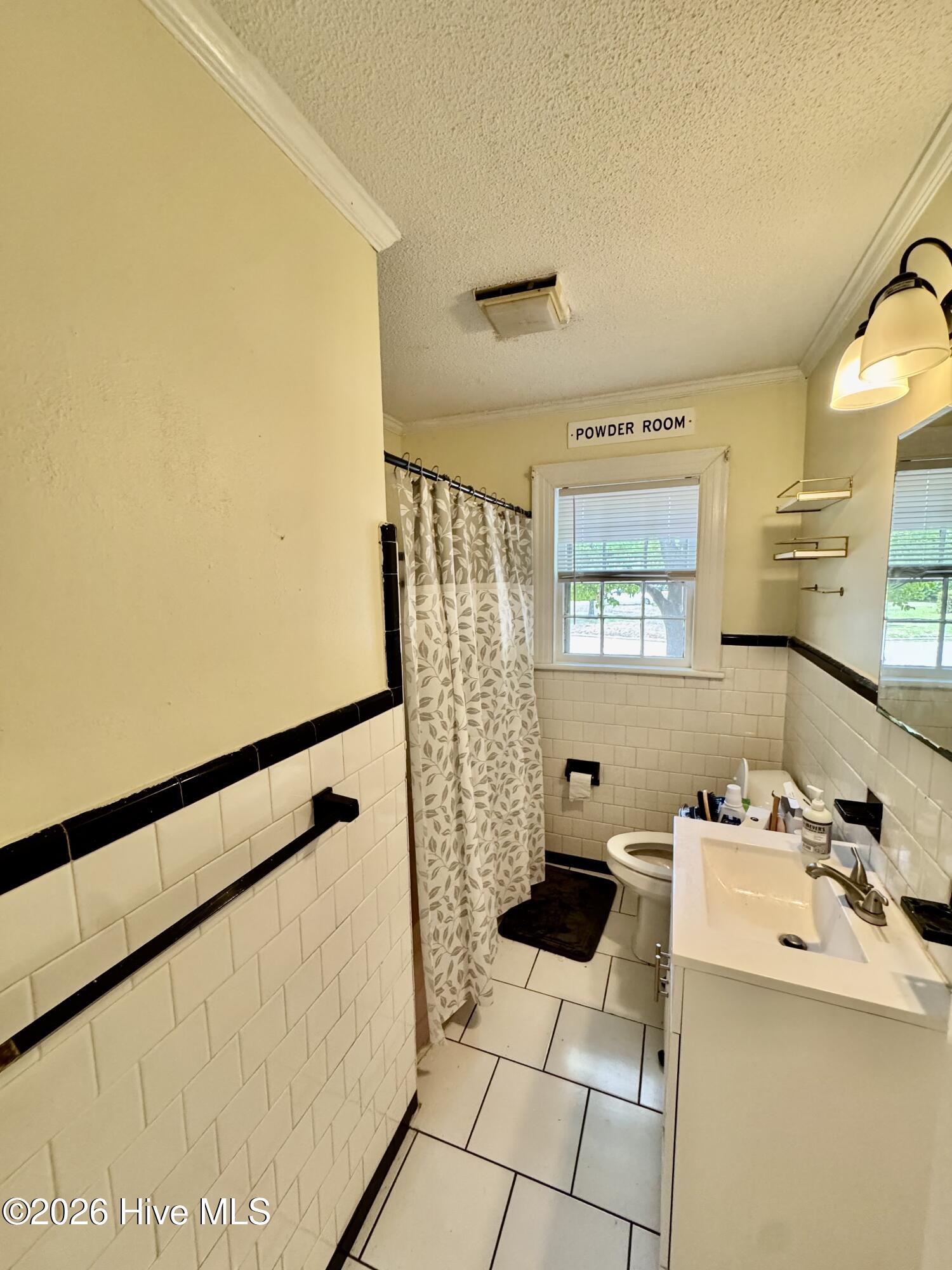 1912 E 4th Street Property Photo 9