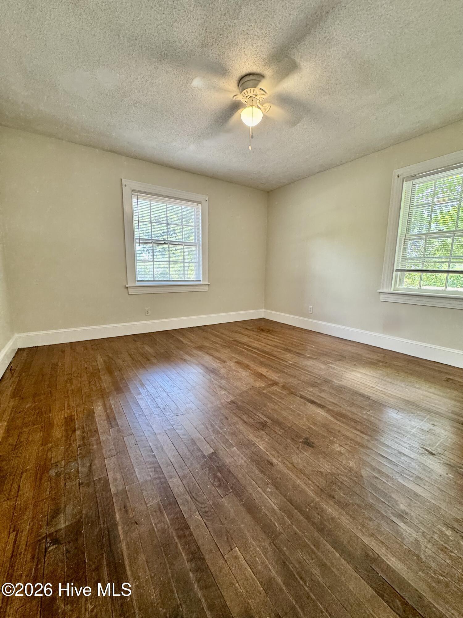 1912 E 4th Street Property Photo 10