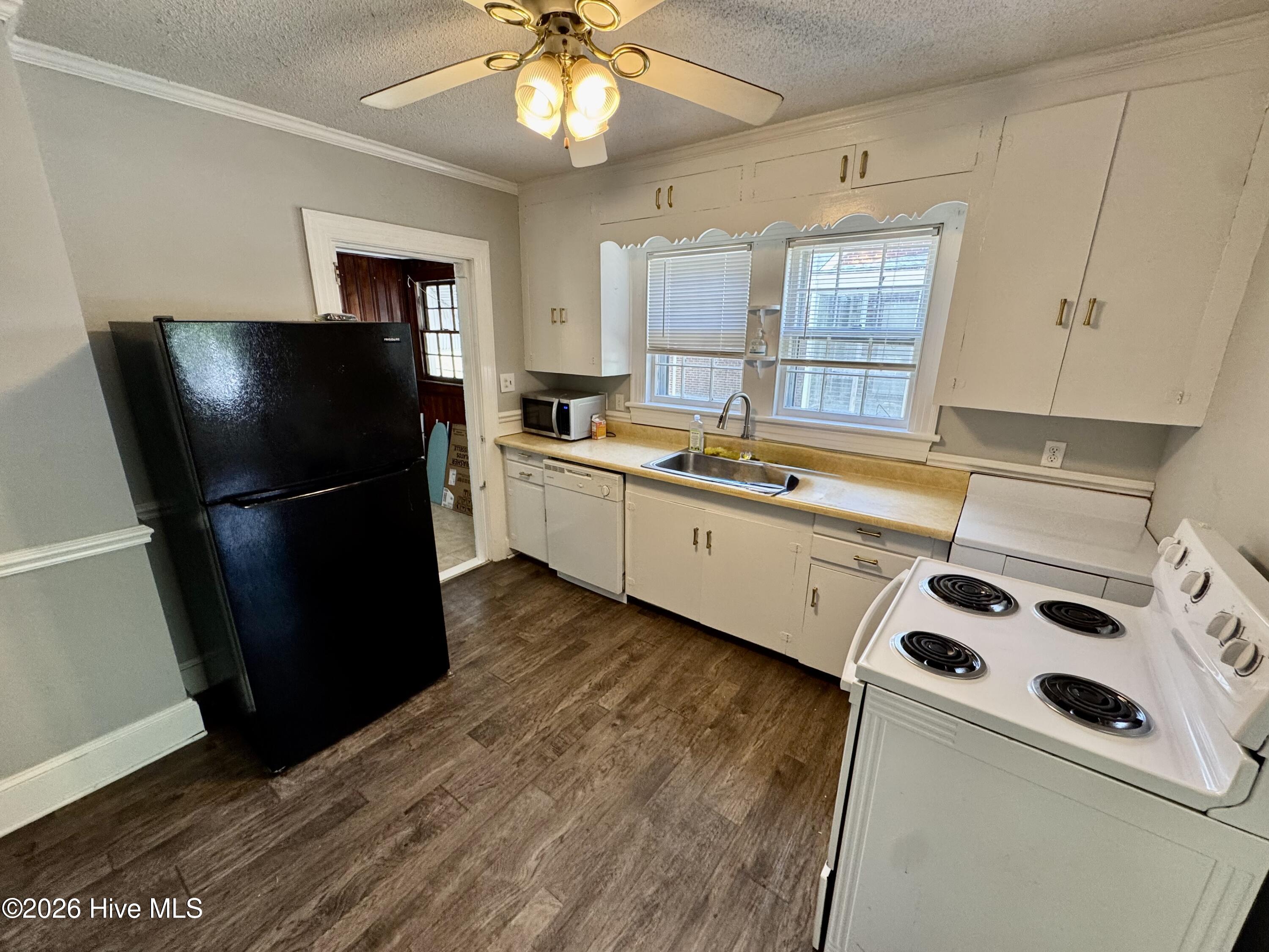 1912 E 4th Street Property Photo 15