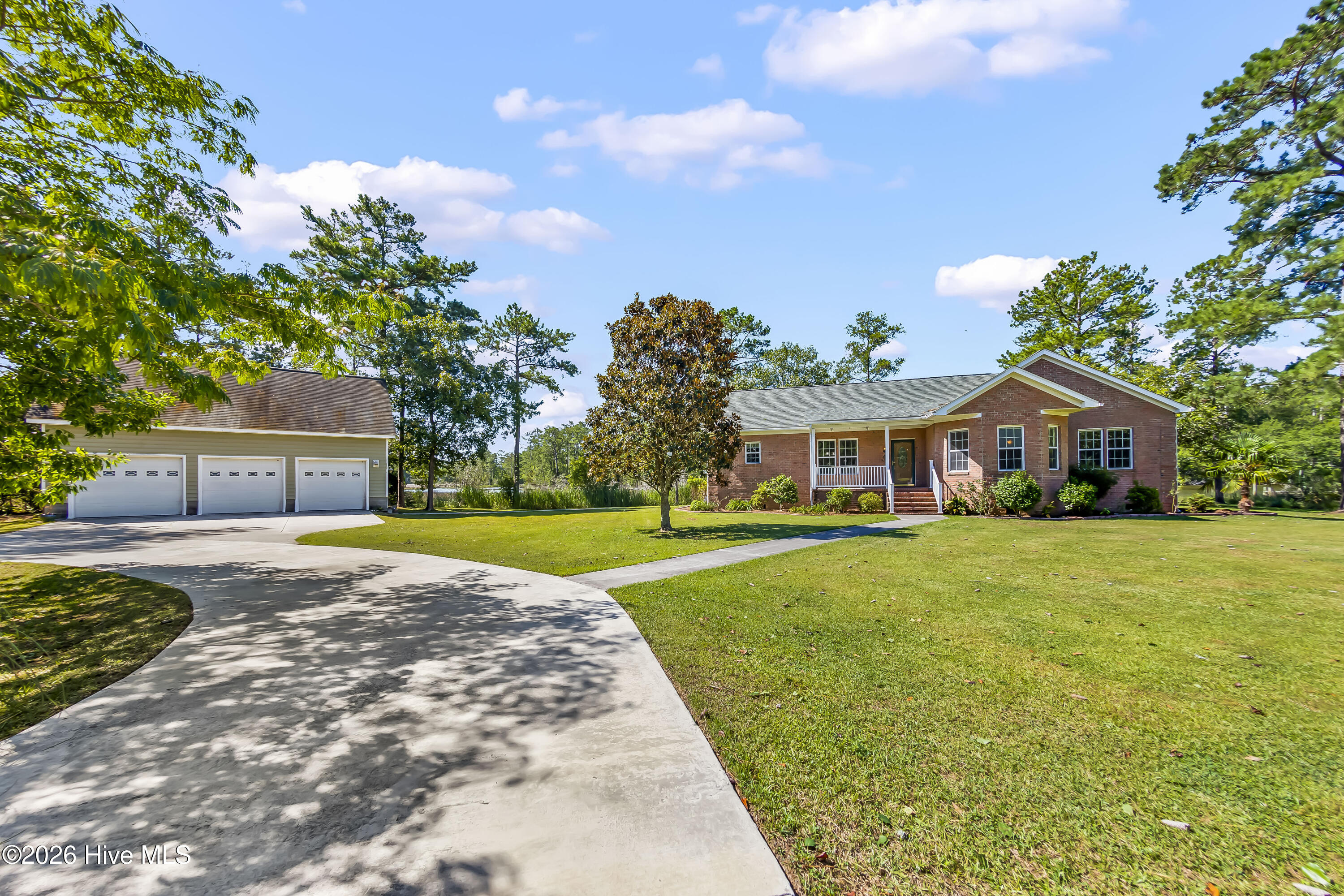 201 Trawler Lane Property Photo 2