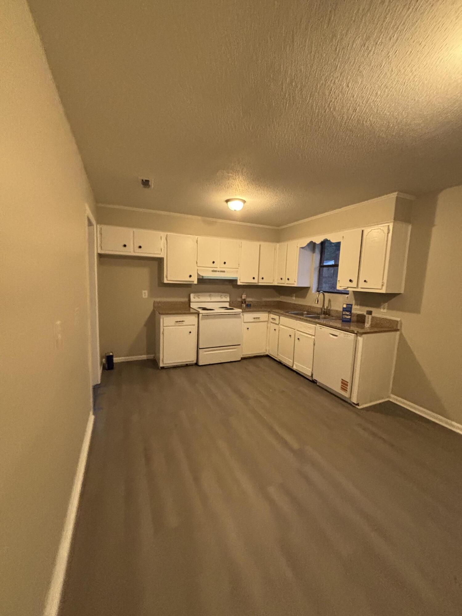 2408 Friar Lane Property Photo 3