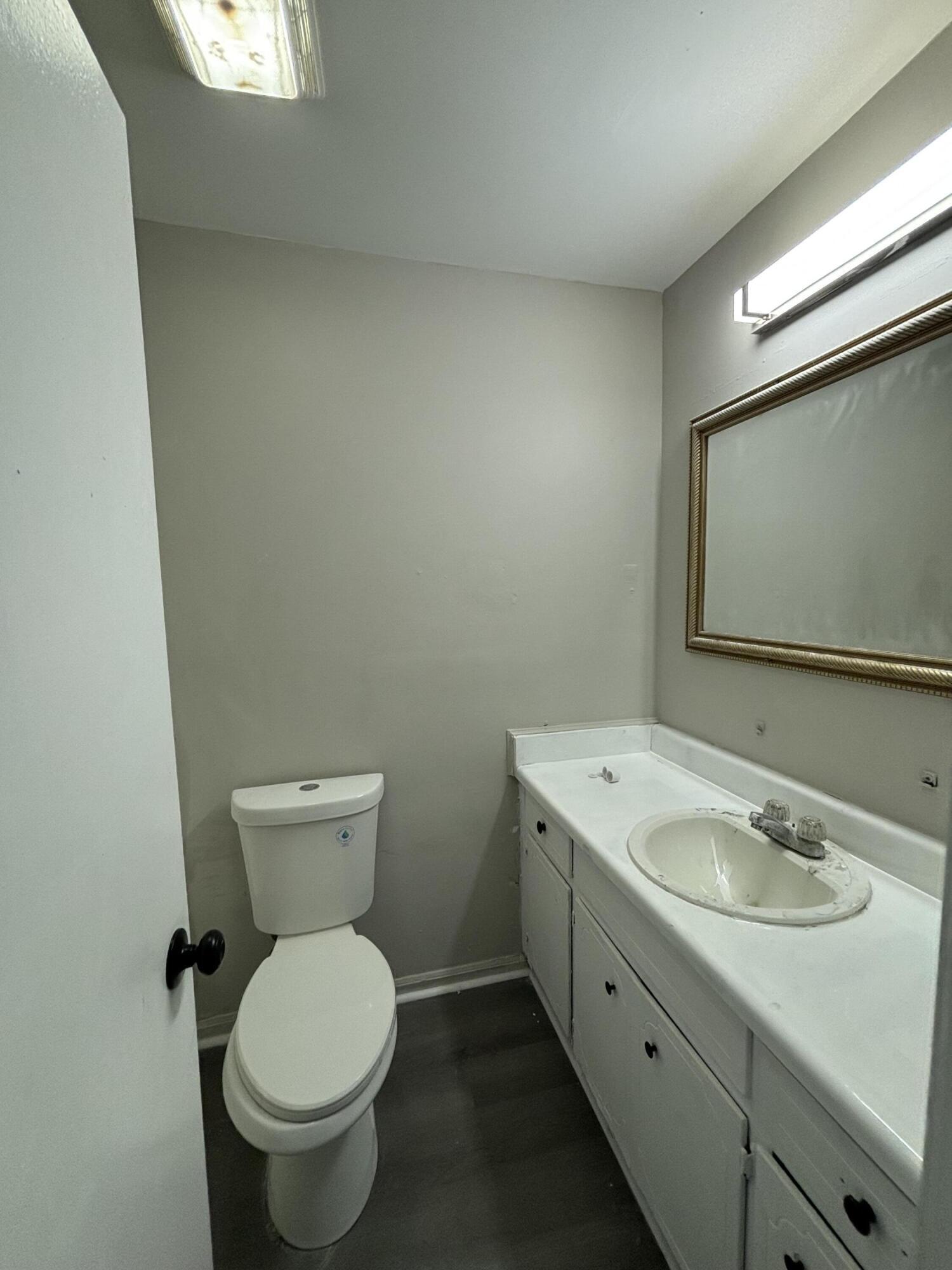 2408 Friar Lane Property Photo 5