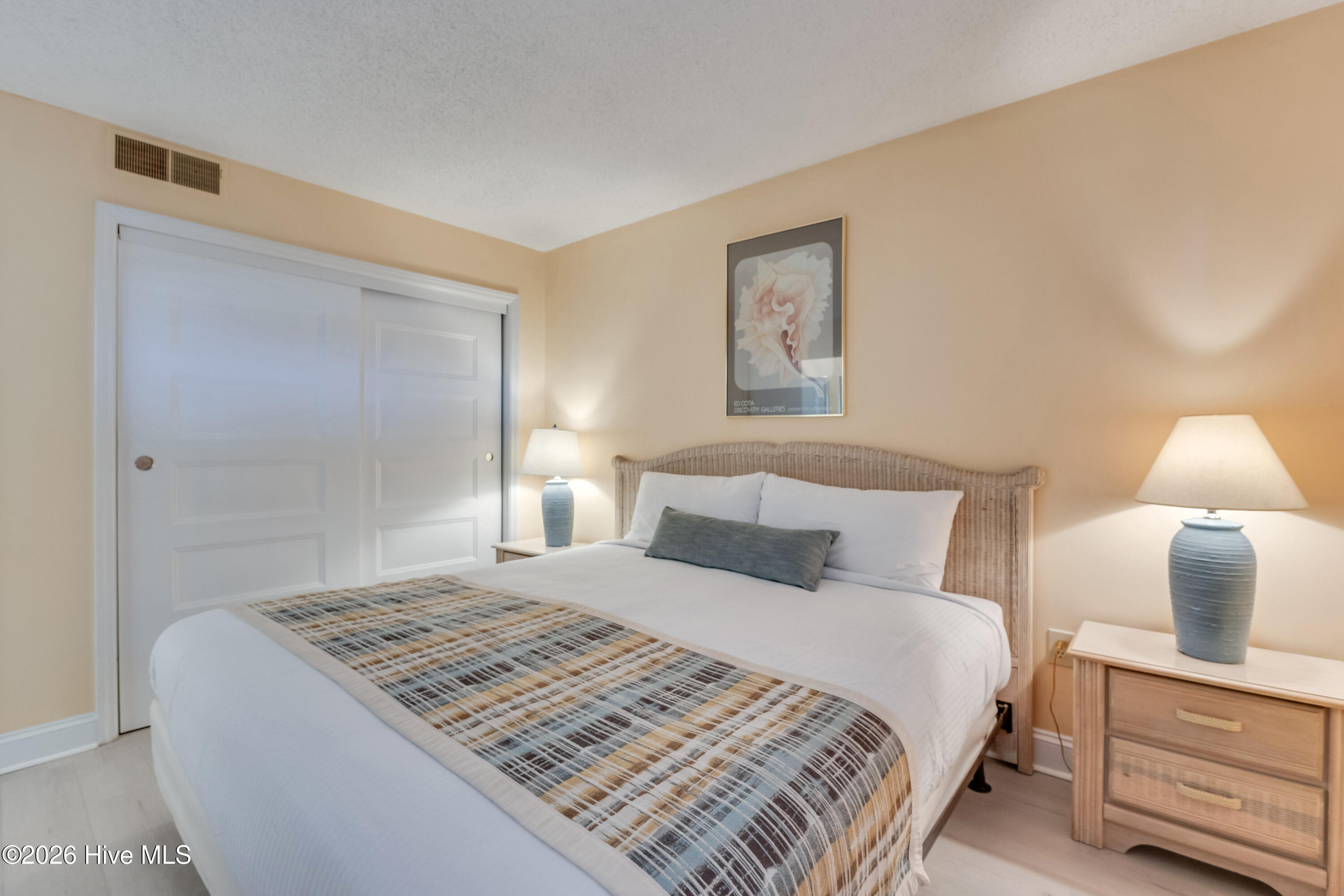 1615 Lake Park Boulevard S Unit 709 Property Photo 13