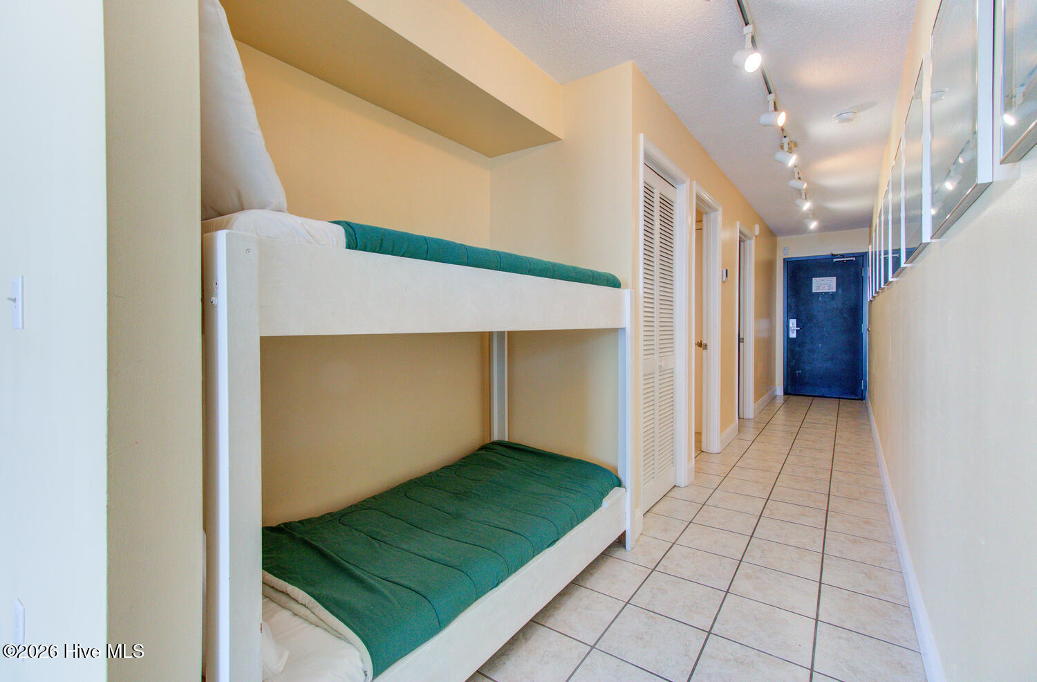 1615 Lake Park Boulevard S Unit 709 Property Photo 17