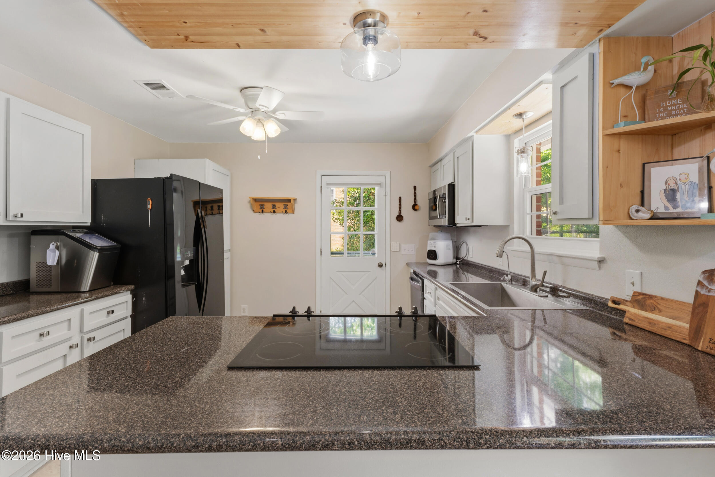 4109 Lynbrook Drive Property Photo 10