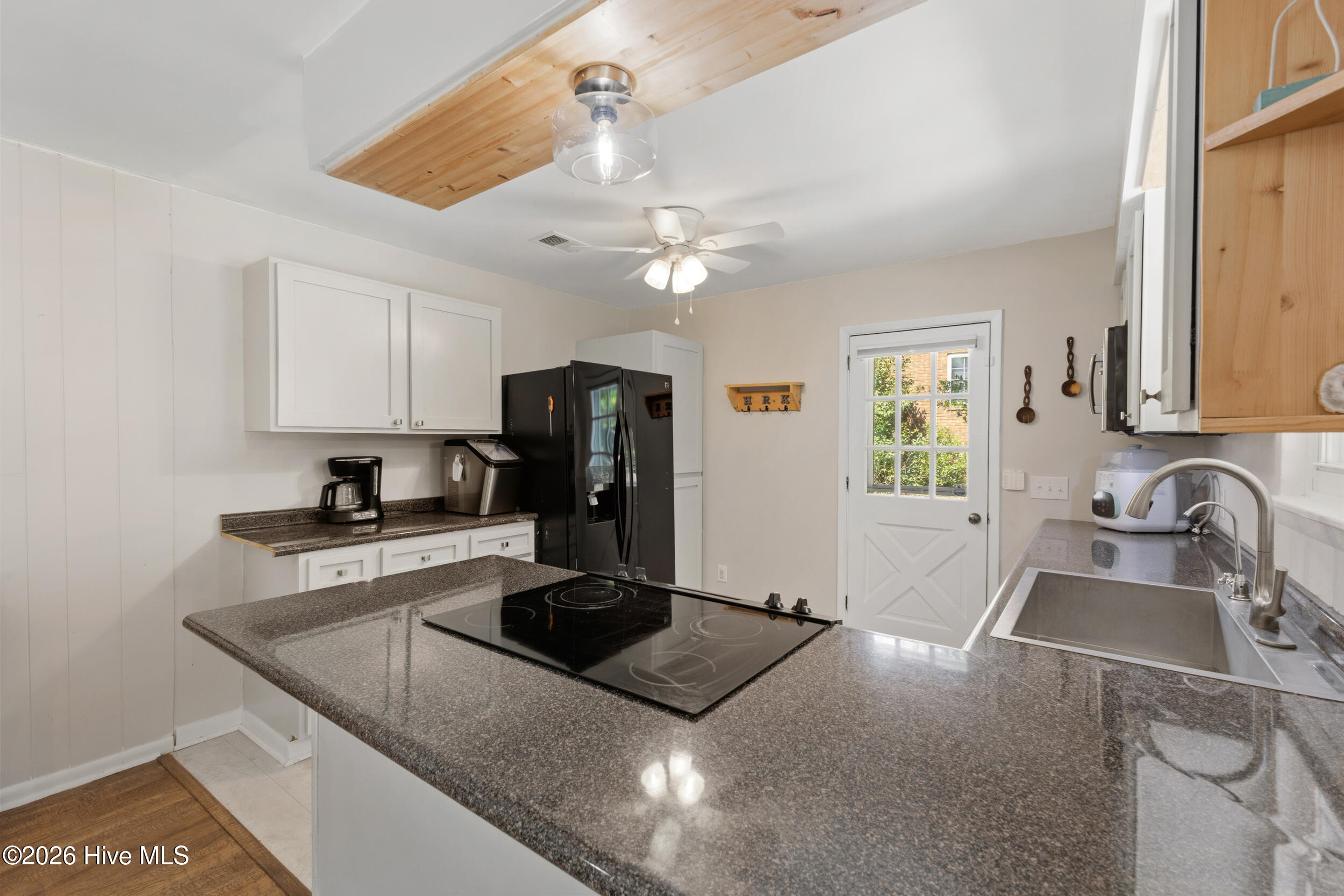 4109 Lynbrook Drive Property Photo 11