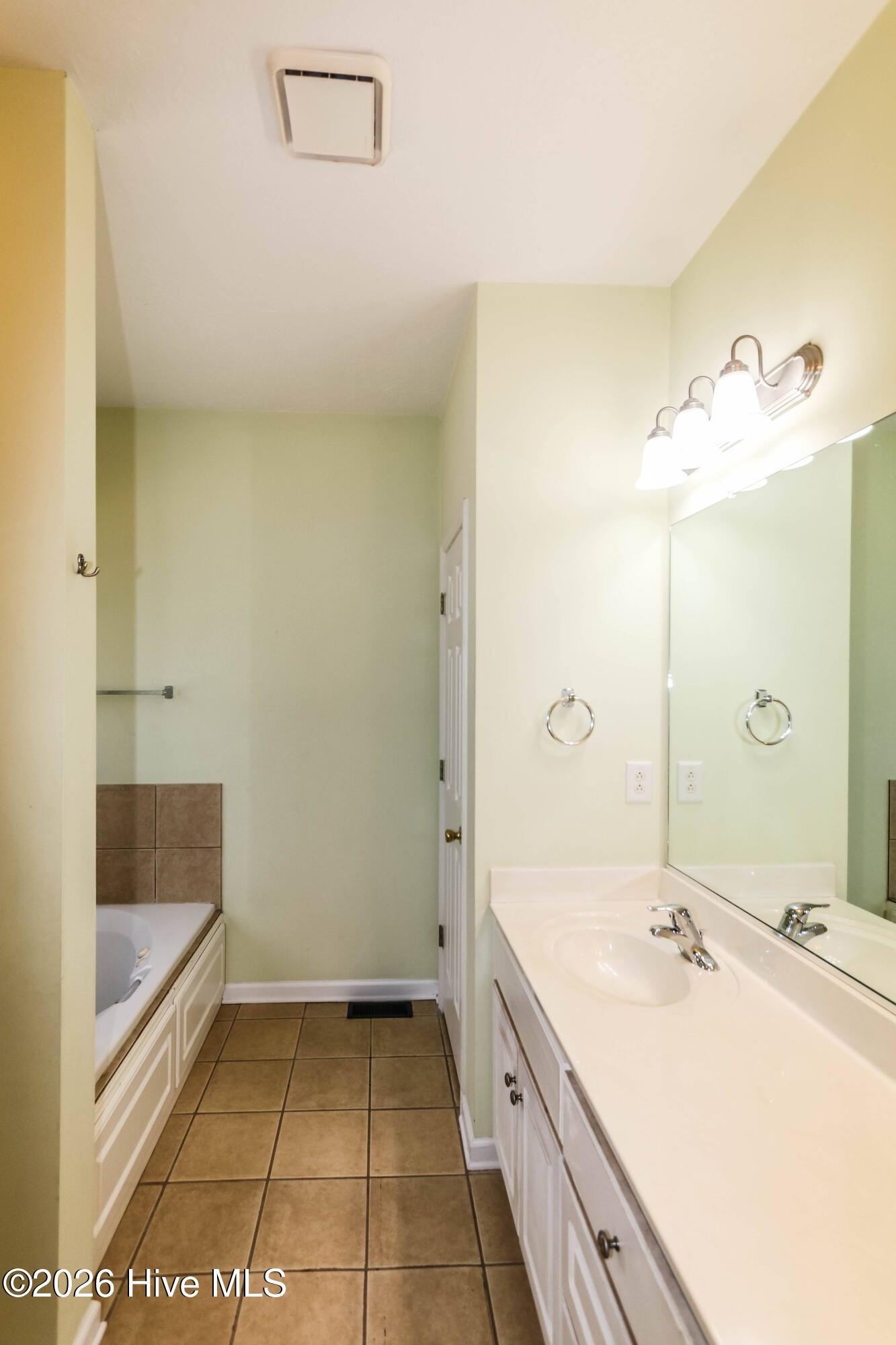 547 Great Falls Property Photo 13