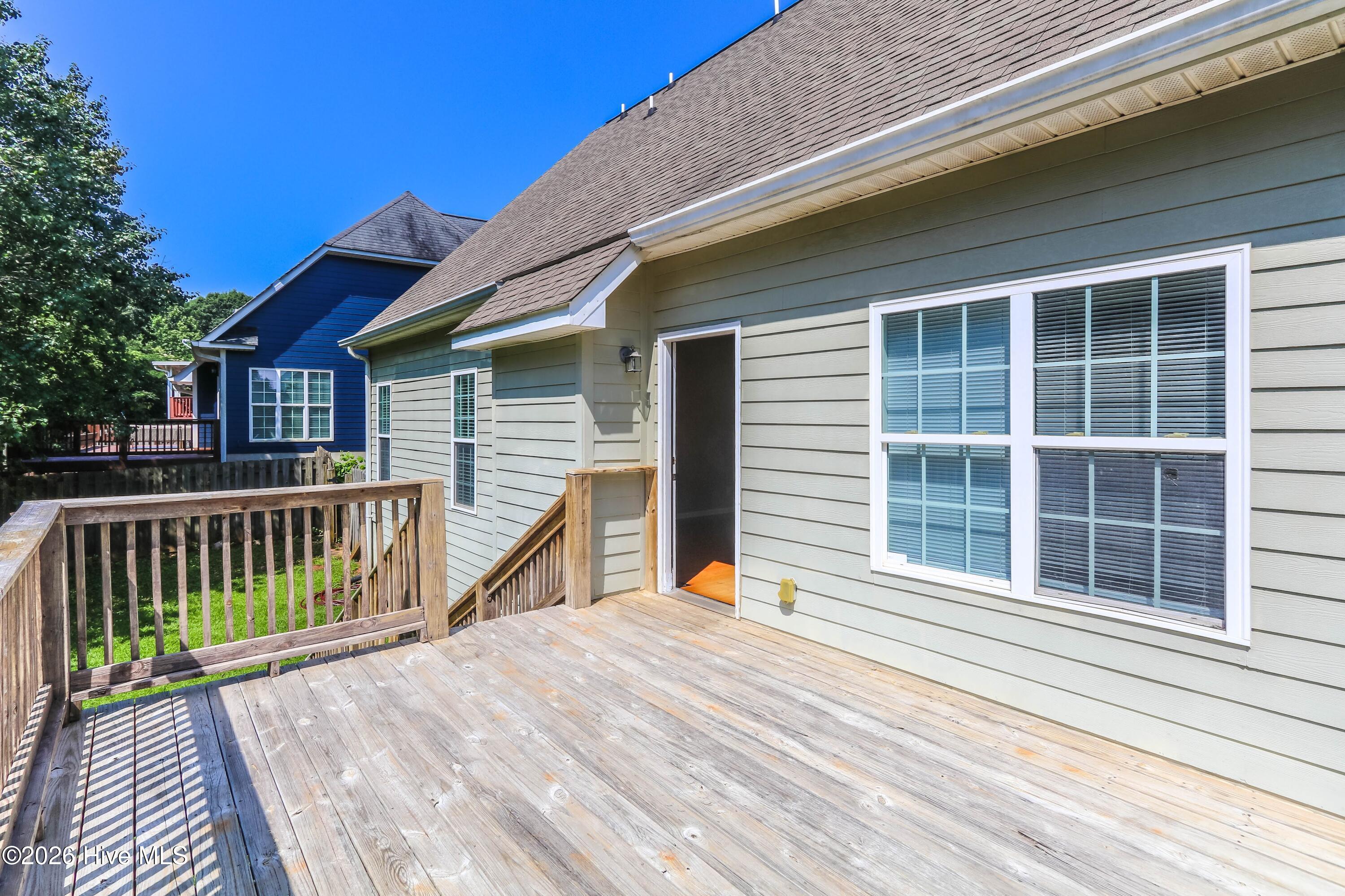 547 Great Falls Property Photo 24