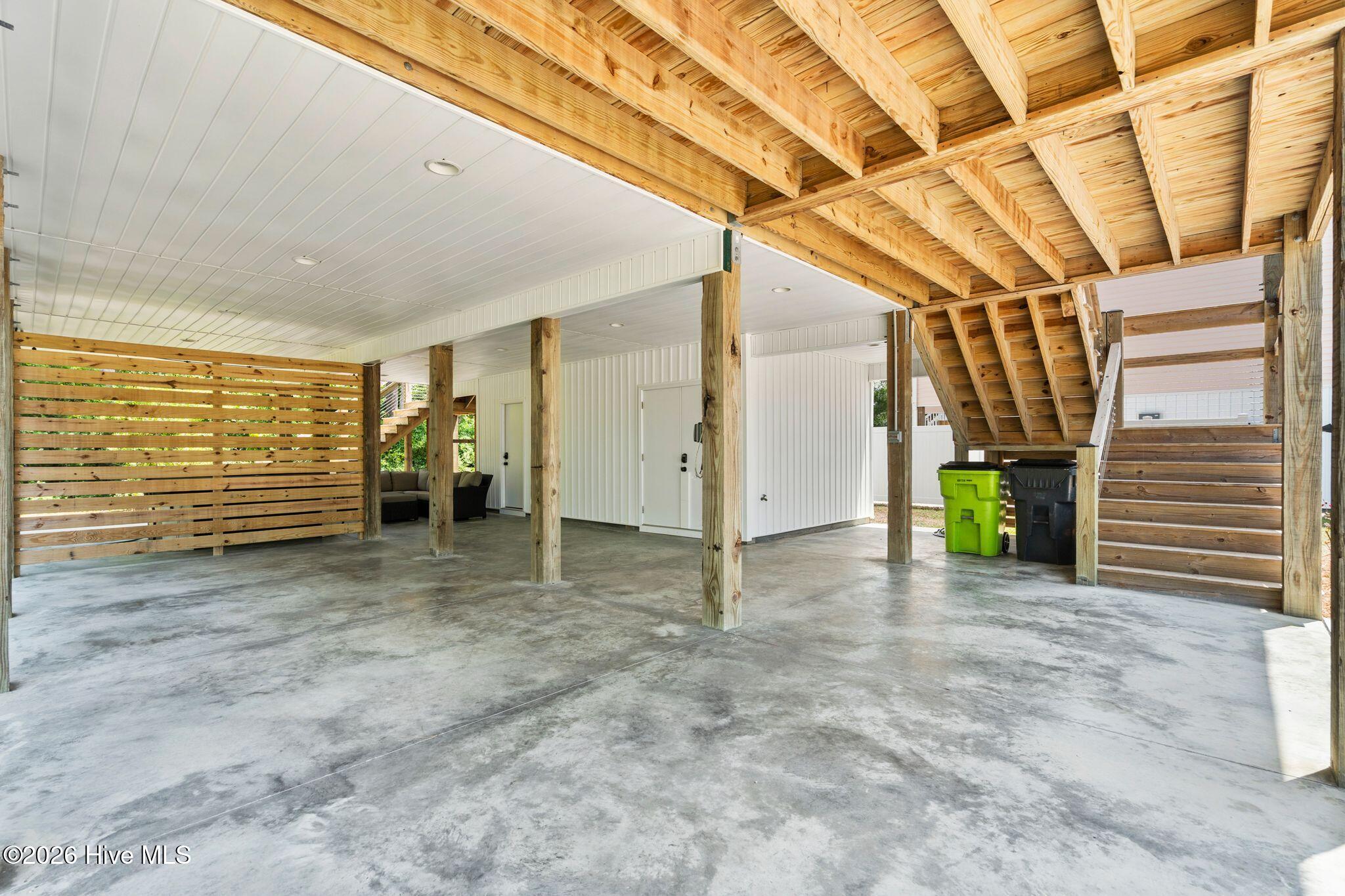 3106 E Oak Island Drive Property Photo 5