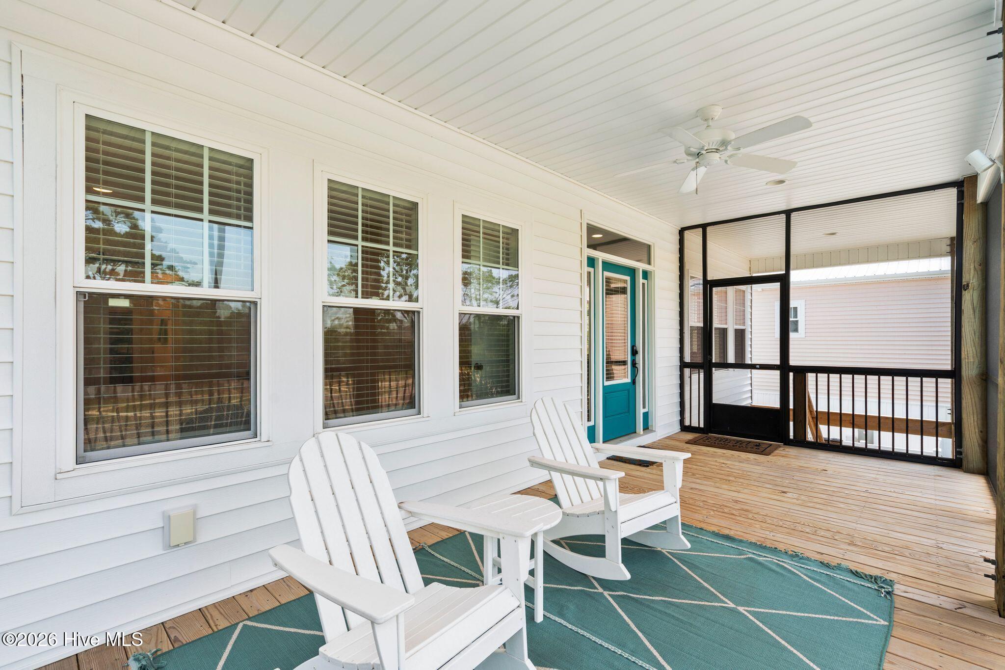 3106 E Oak Island Drive Property Photo 9
