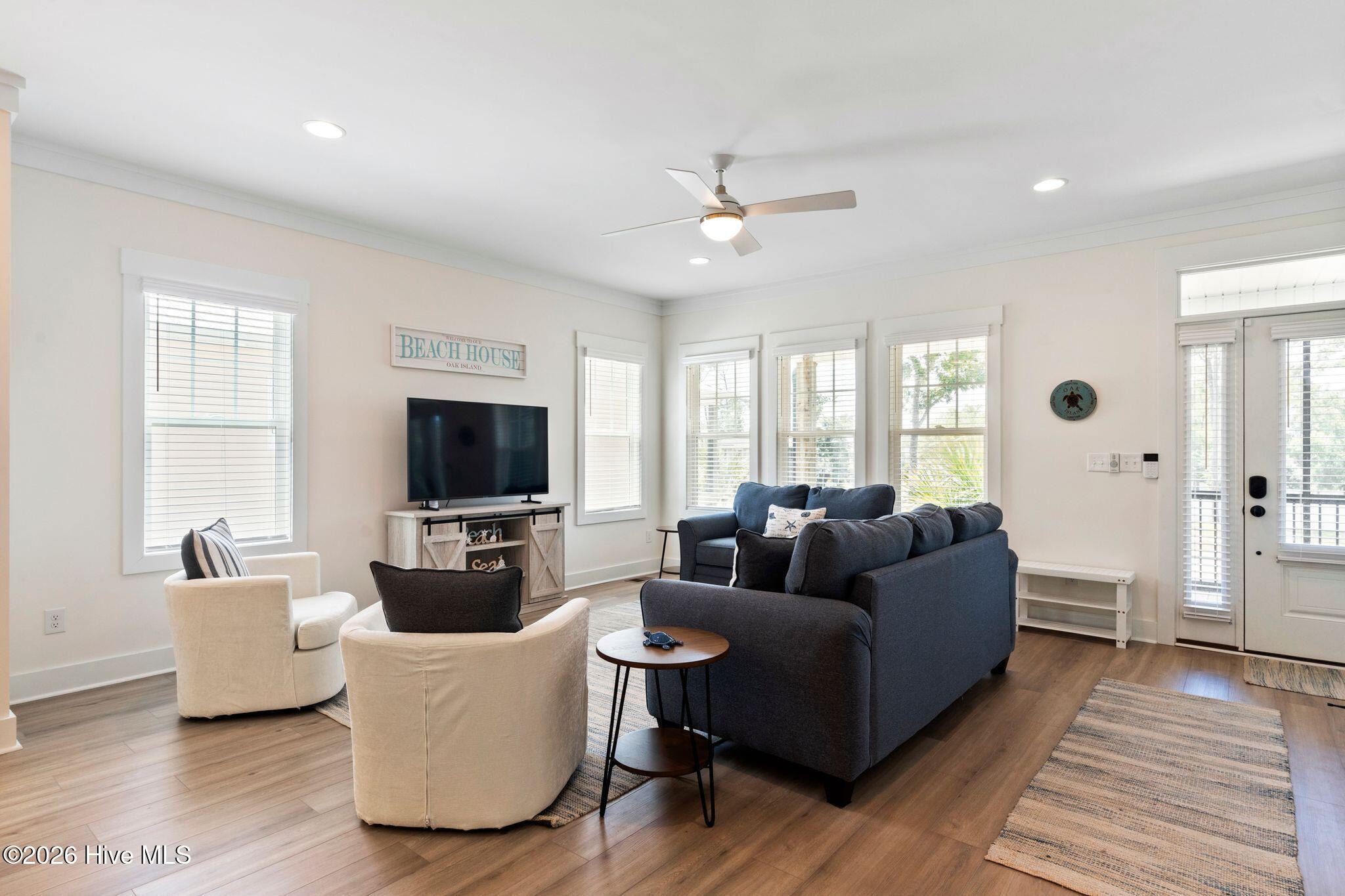 3106 E Oak Island Drive Property Photo 12