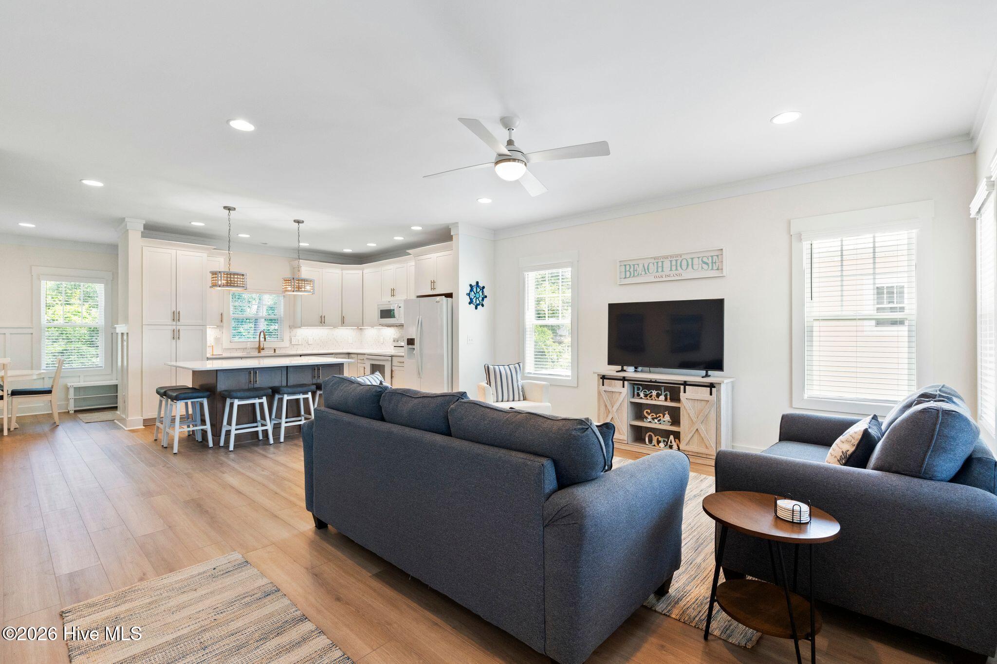 3106 E Oak Island Drive Property Photo 14