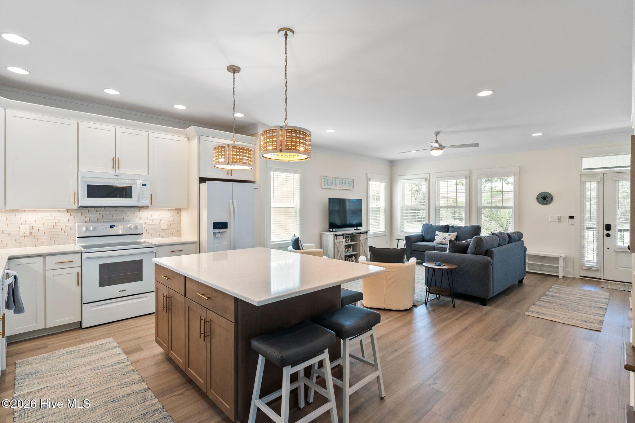 3106 E Oak Island Drive Property Photo 18