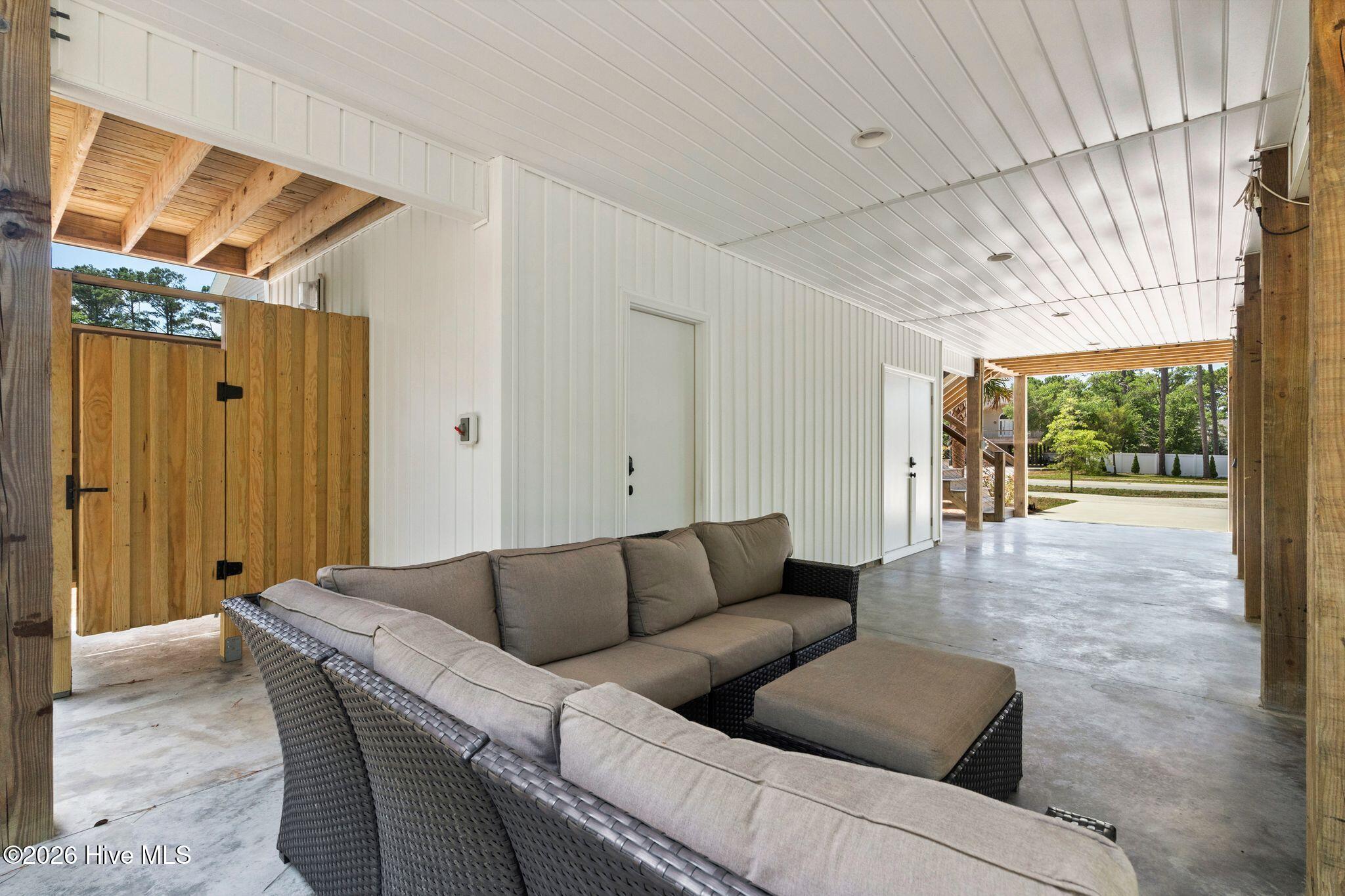3106 E Oak Island Drive Property Photo 46