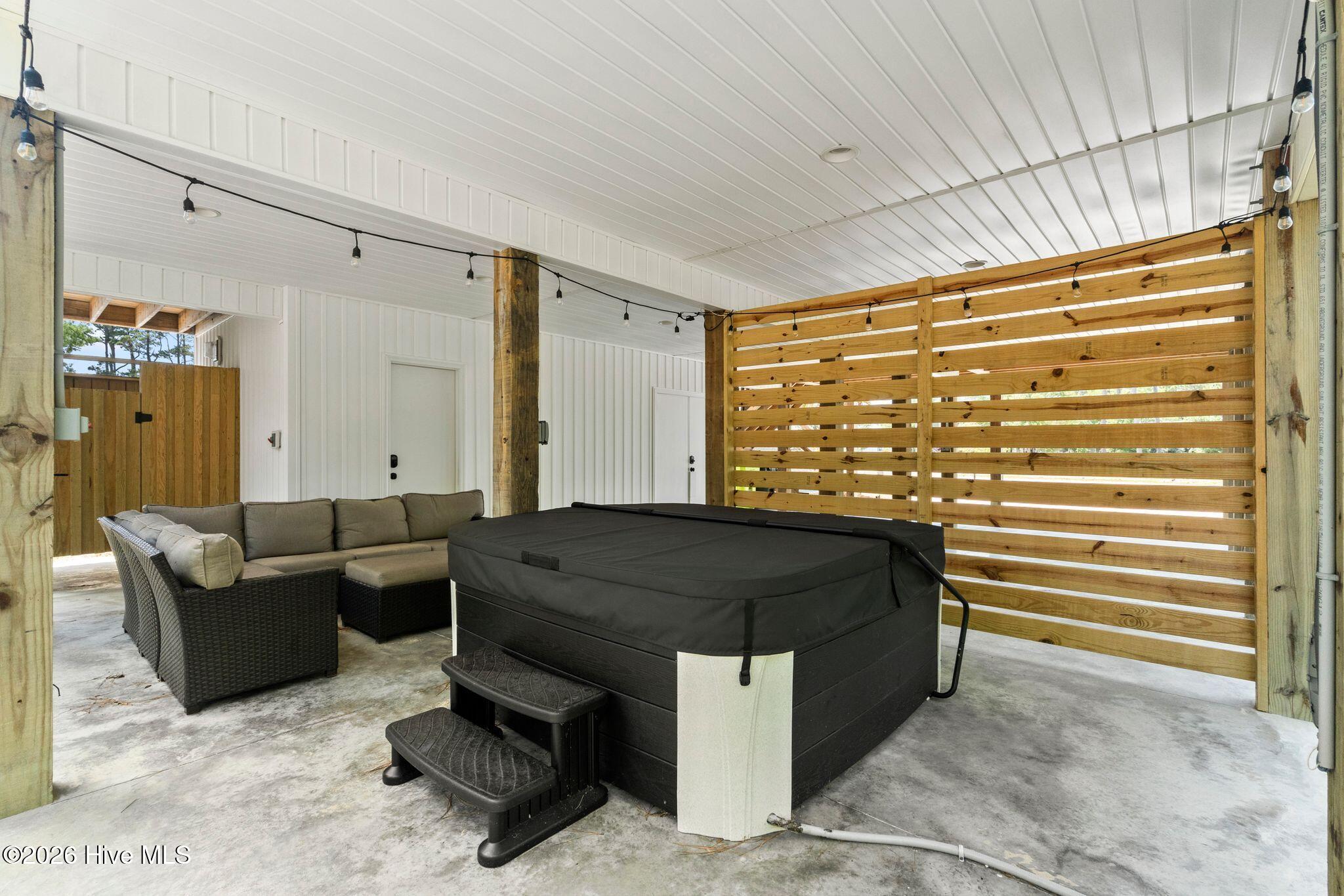 3106 E Oak Island Drive Property Photo 48