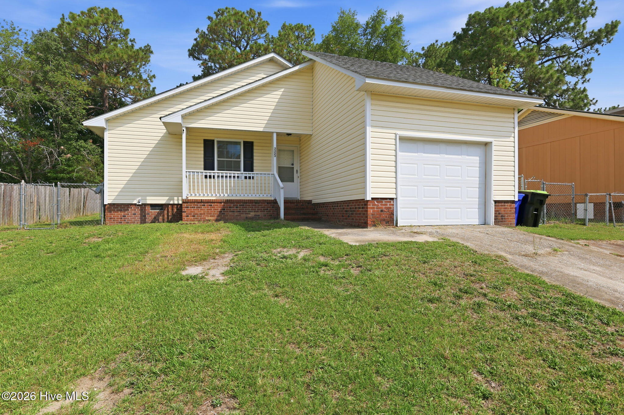 3323 Arrowhead Road Property Photo 2