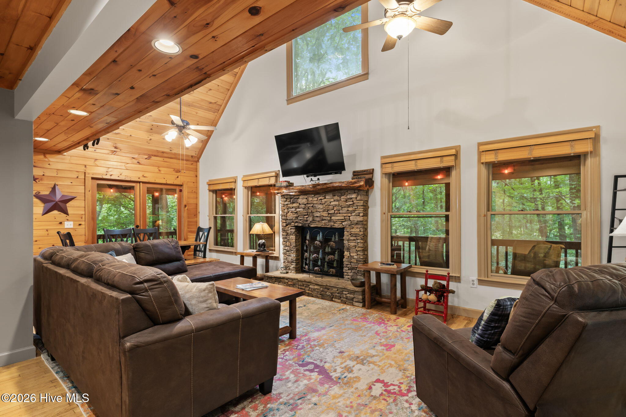 398 Mountain Tops Circle Property Photo 3
