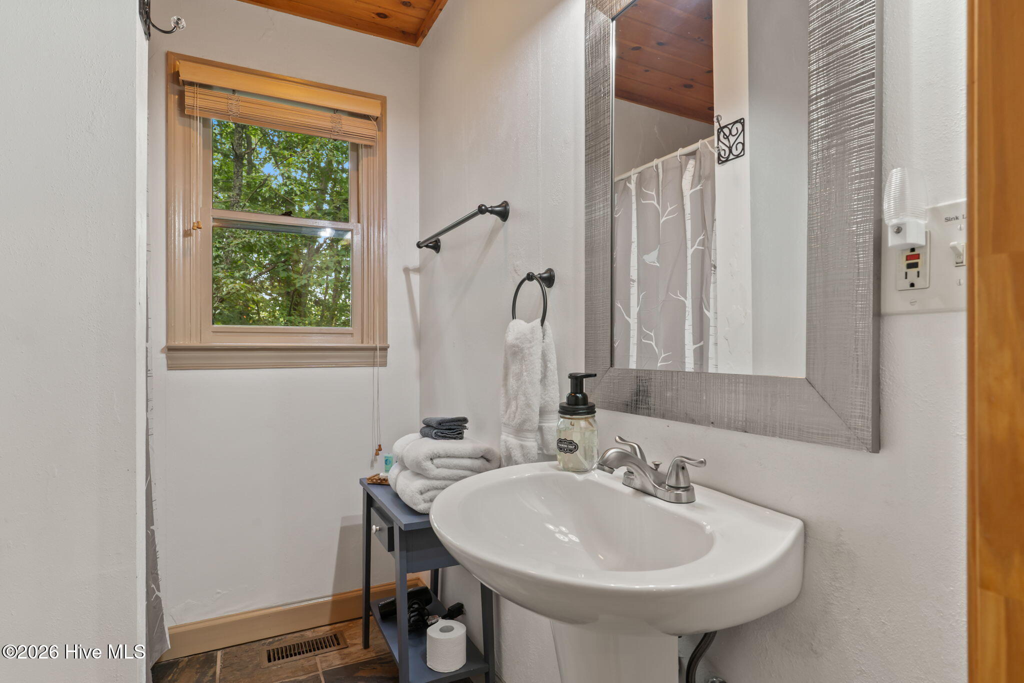 398 Mountain Tops Circle Property Photo 16