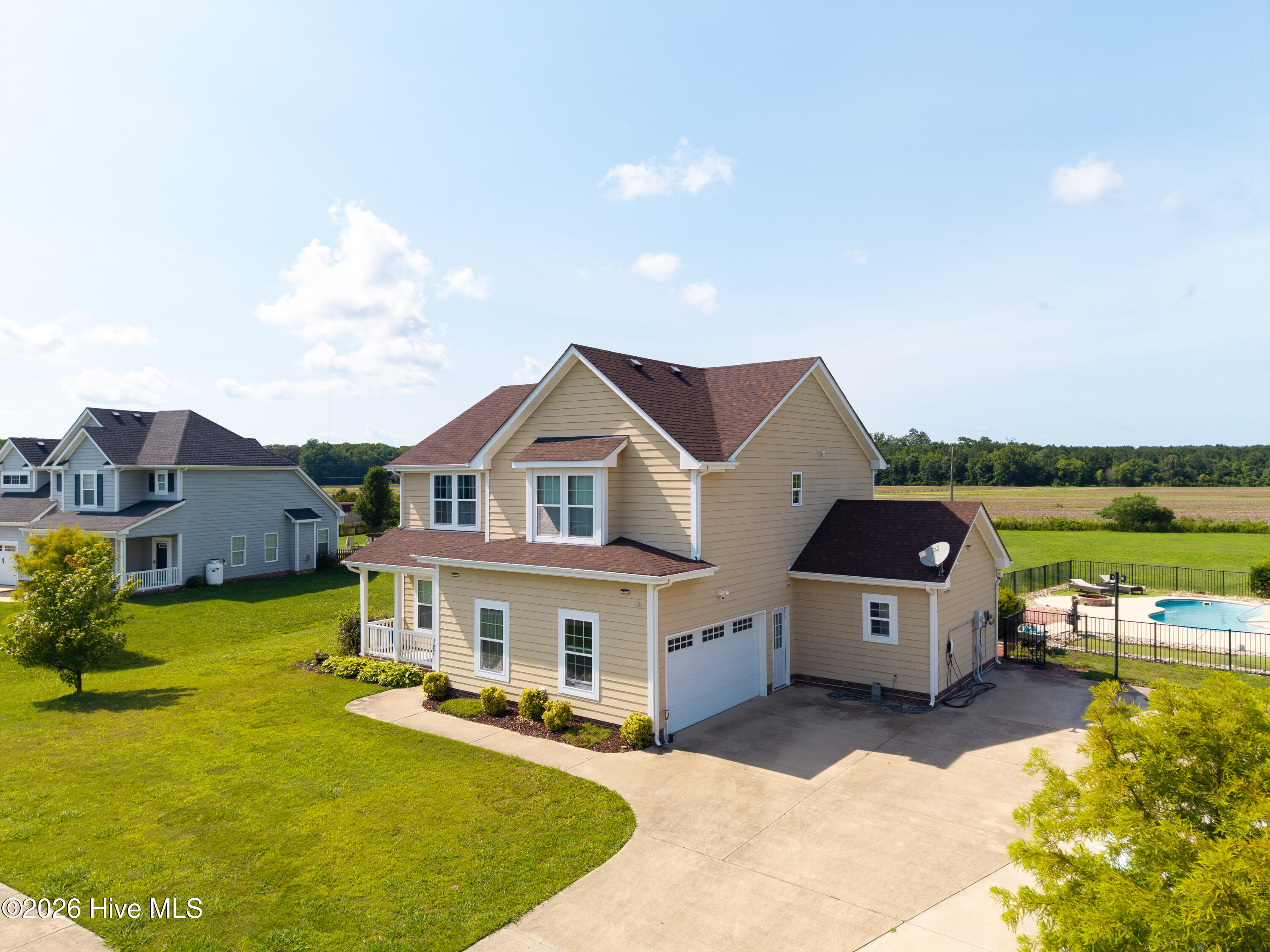 127 Nw River Drive Property Photo 1