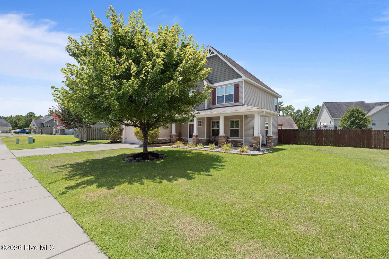 412 Cyrus Thompson Drive Property Photo 4