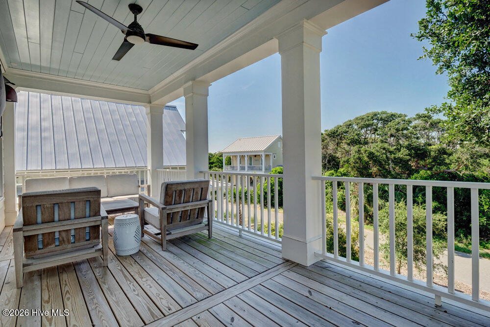 215 Writers Way Property Photo 5
