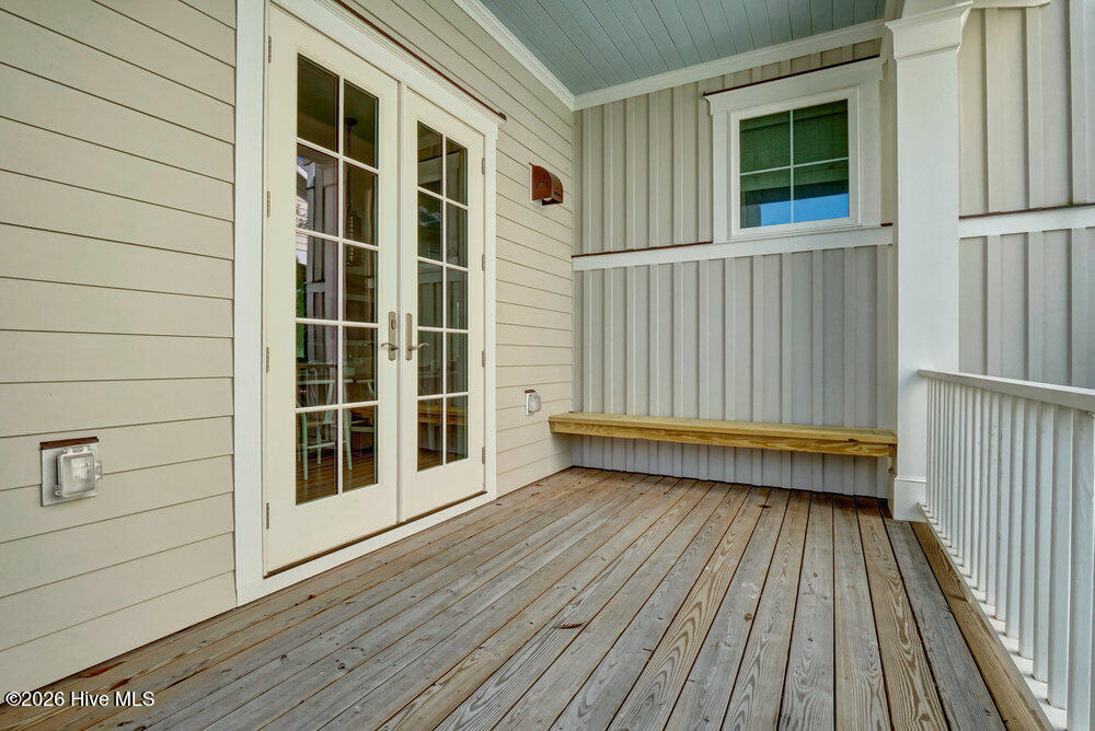 215 Writers Way Property Photo 33