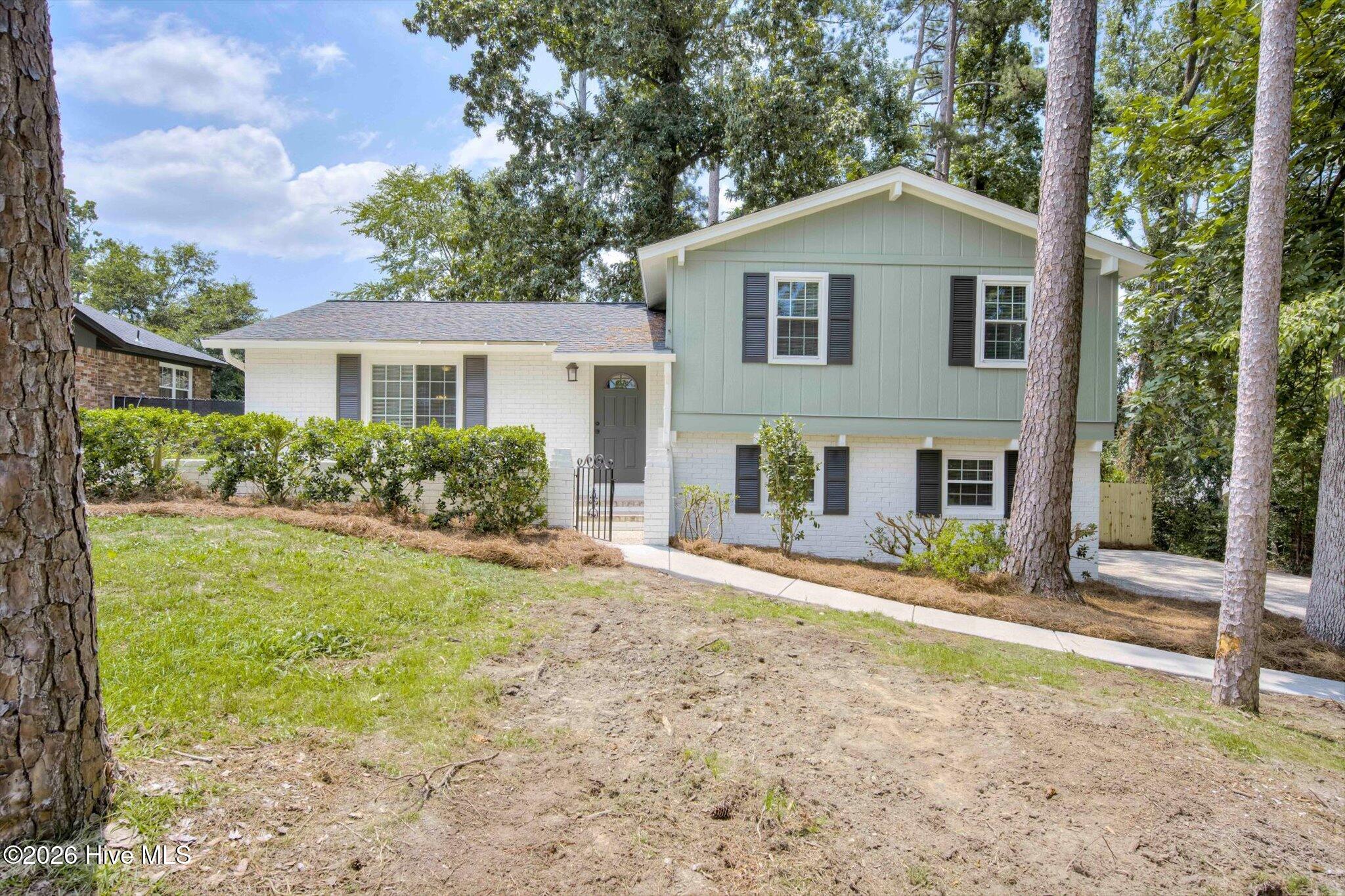 4570 Colonial Road Property Photo 1