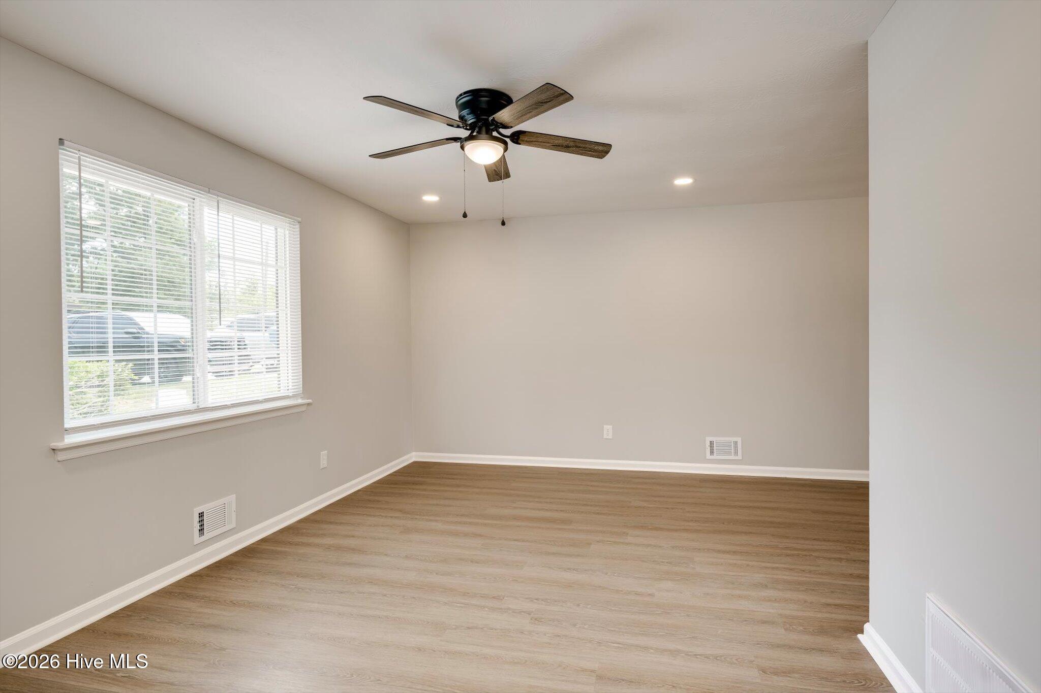 4570 Colonial Road Property Photo 8