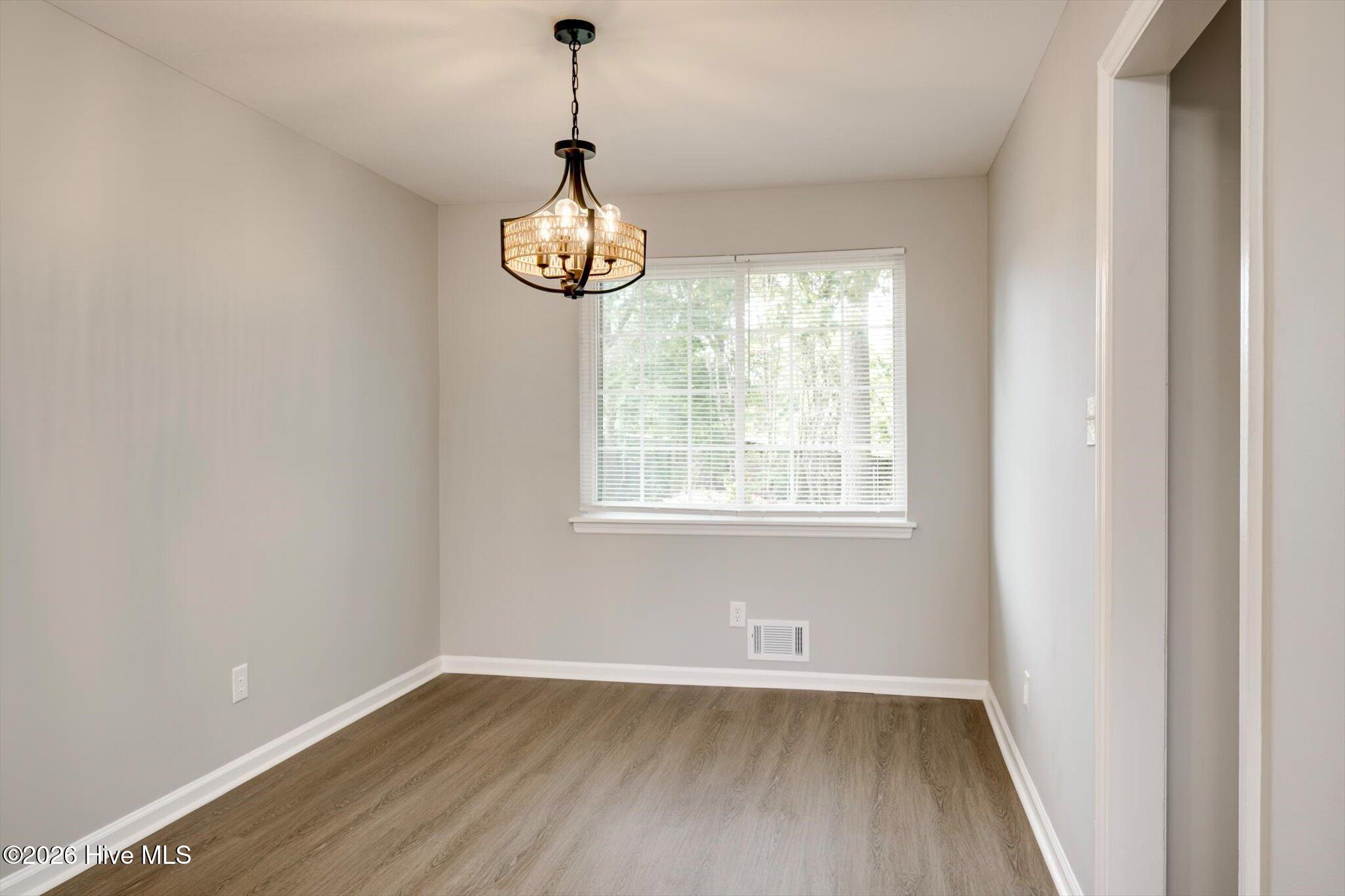 4570 Colonial Road Property Photo 10