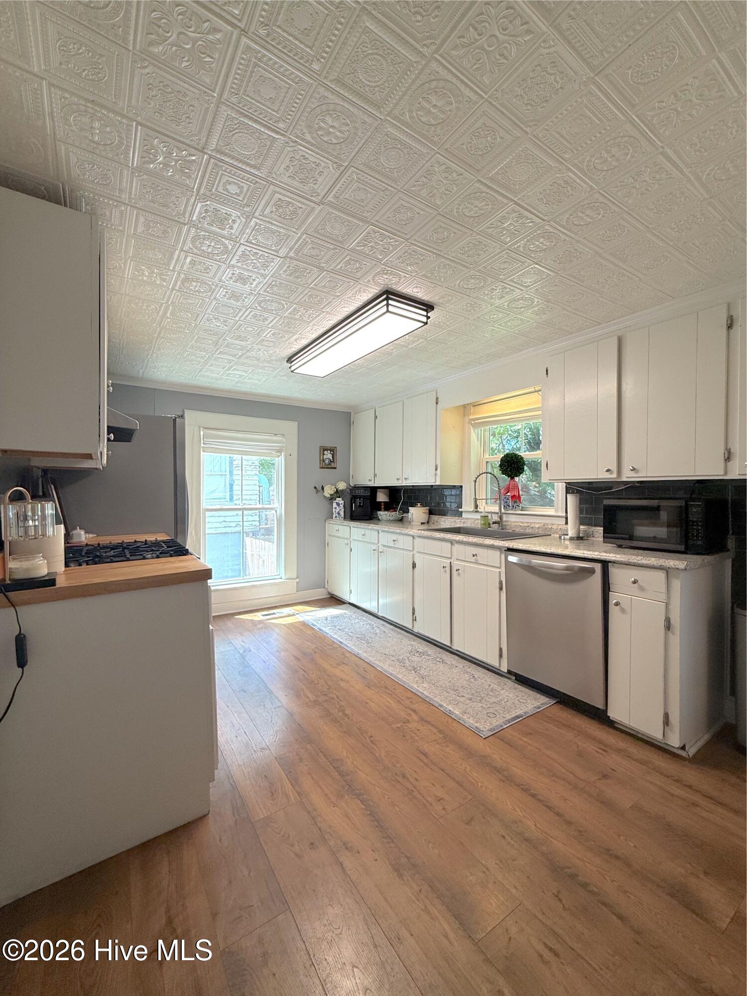 649 E Main Street Property Photo 11