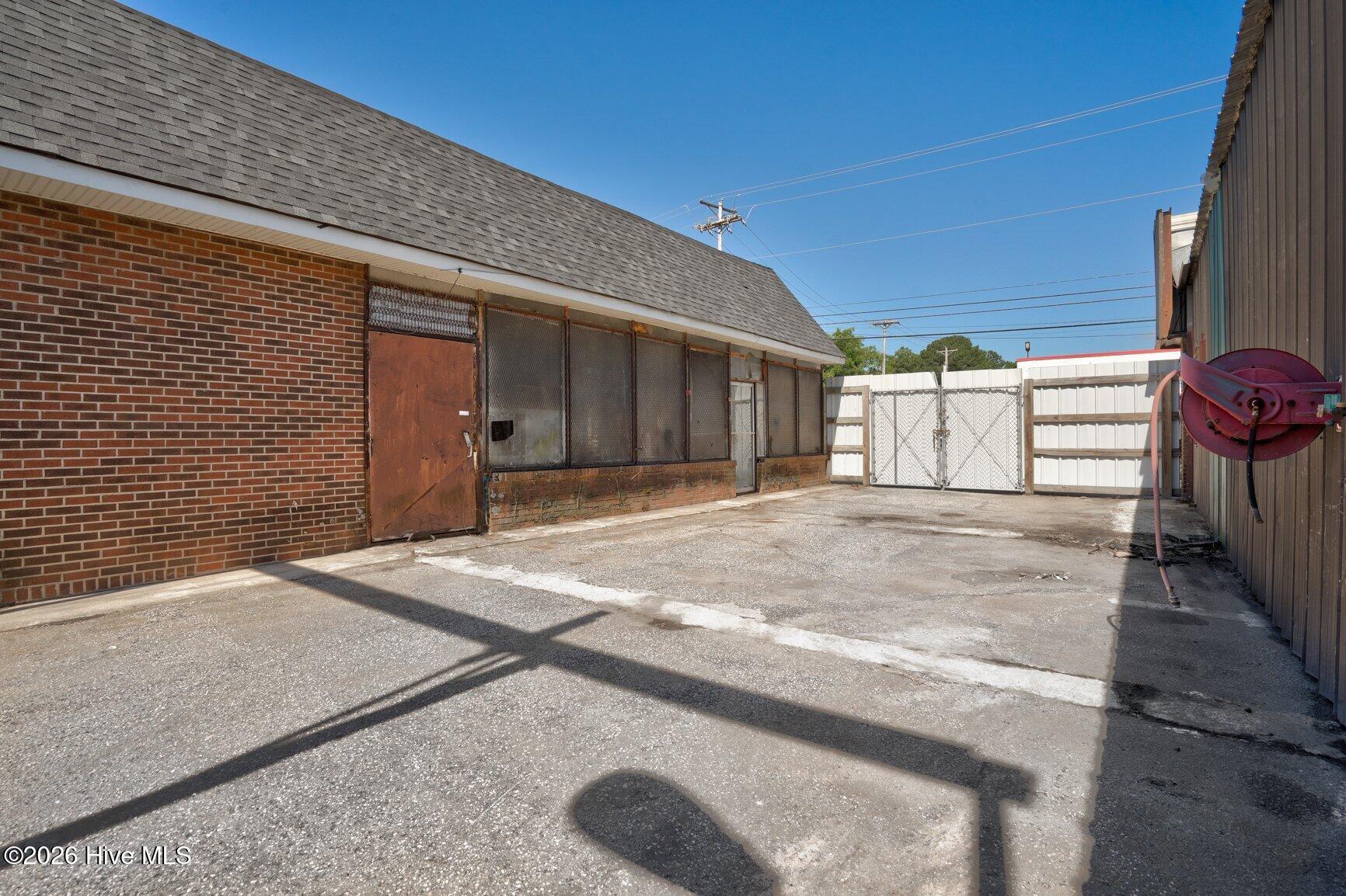 1037 S Church Street Property Photo 12