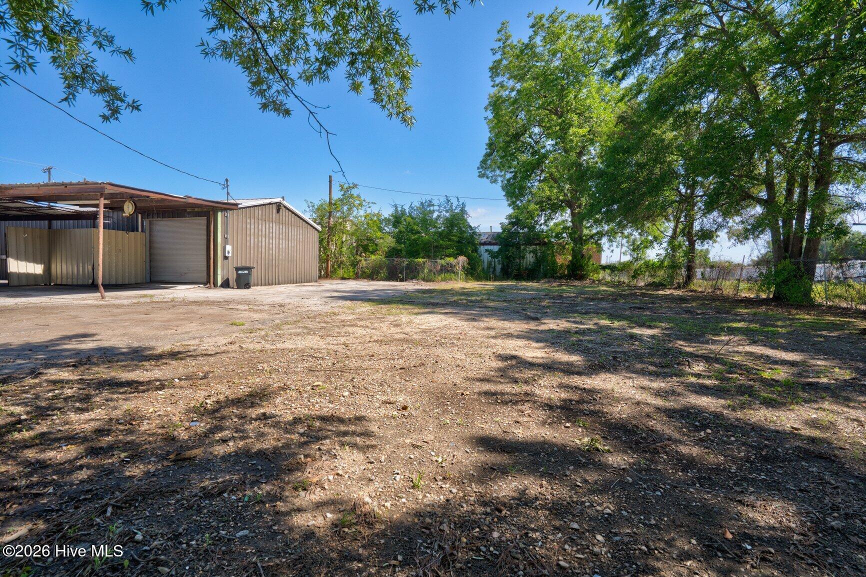 1037 S Church Street Property Photo 14