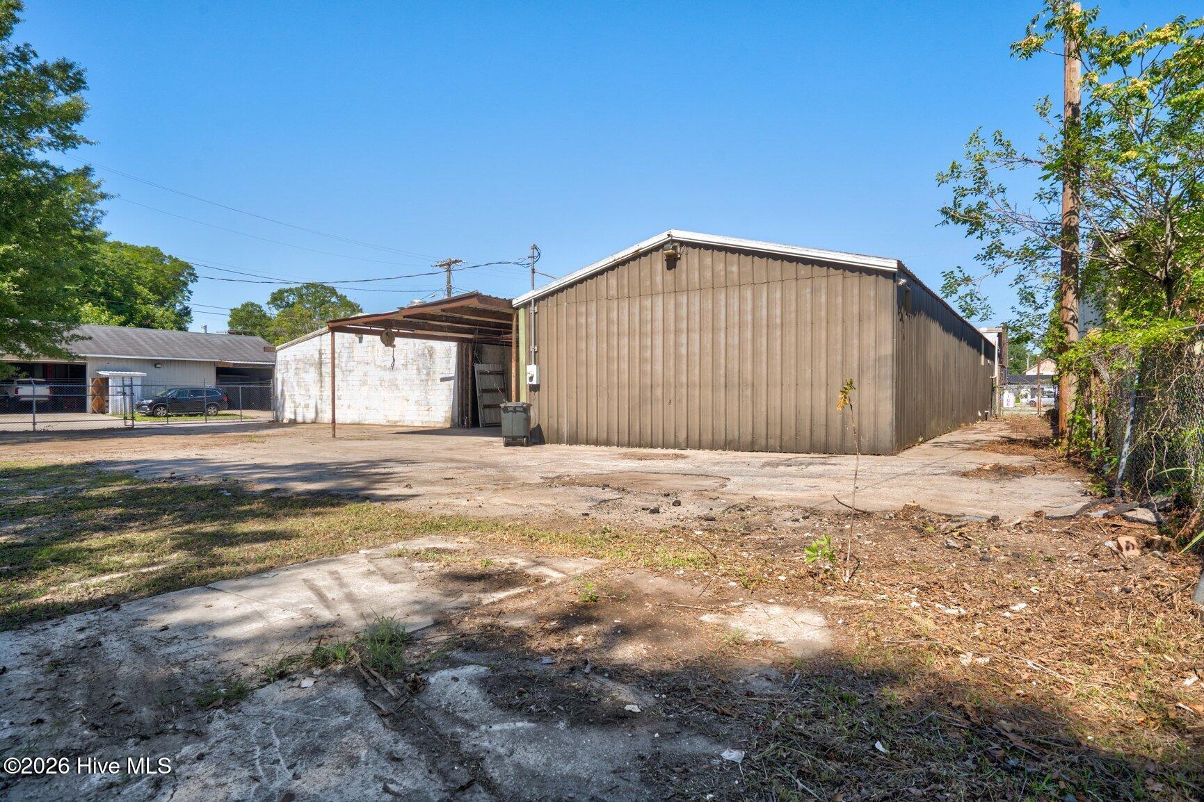1037 S Church Street Property Photo 18