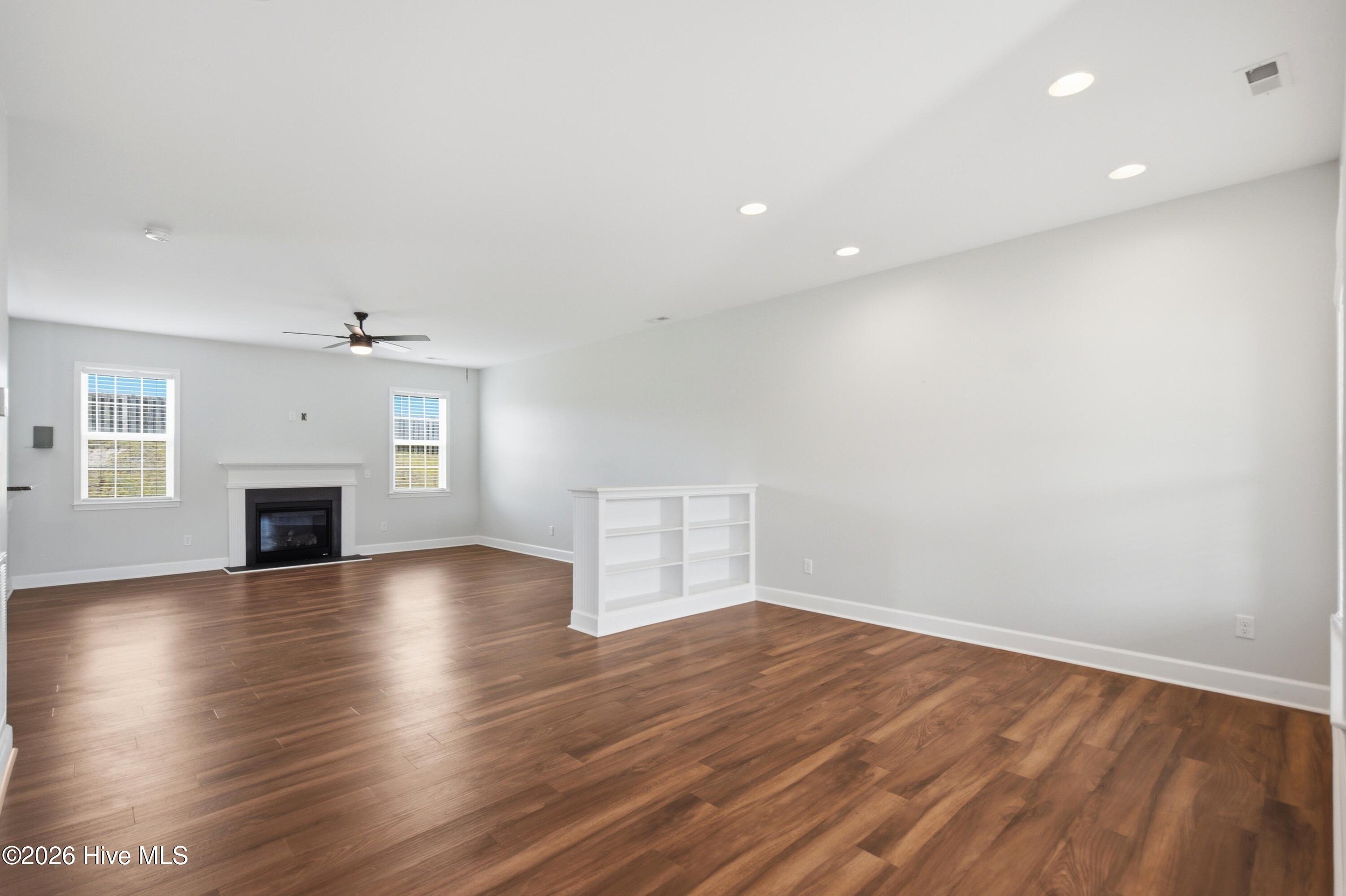 447 Avendale Drive Property Photo 4