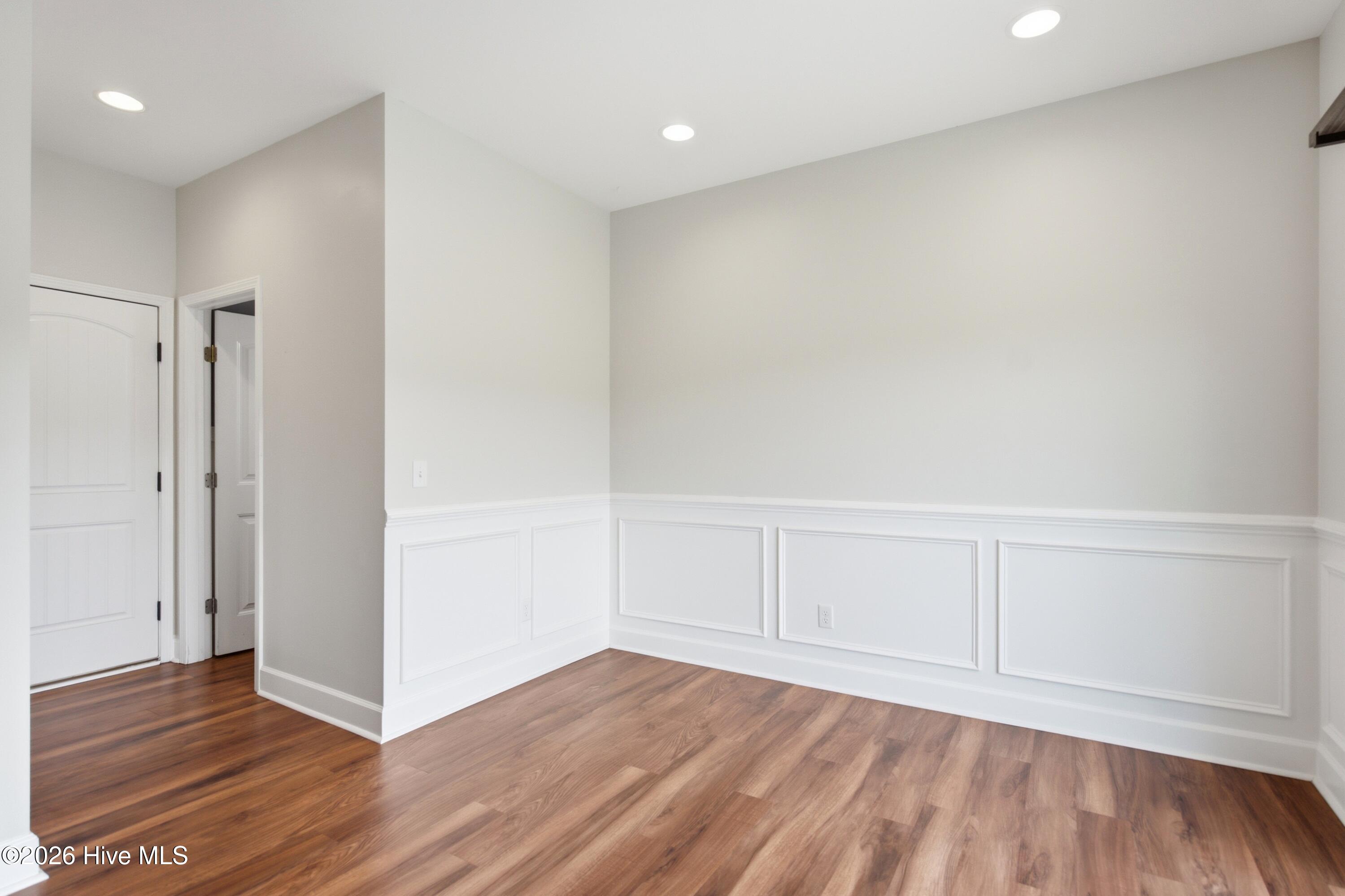 447 Avendale Drive Property Photo 13