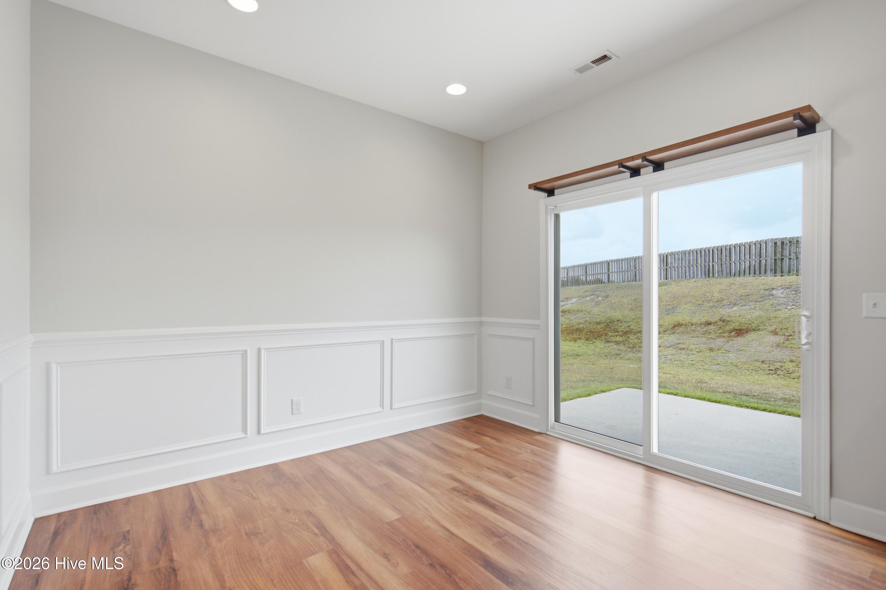 447 Avendale Drive Property Photo 14