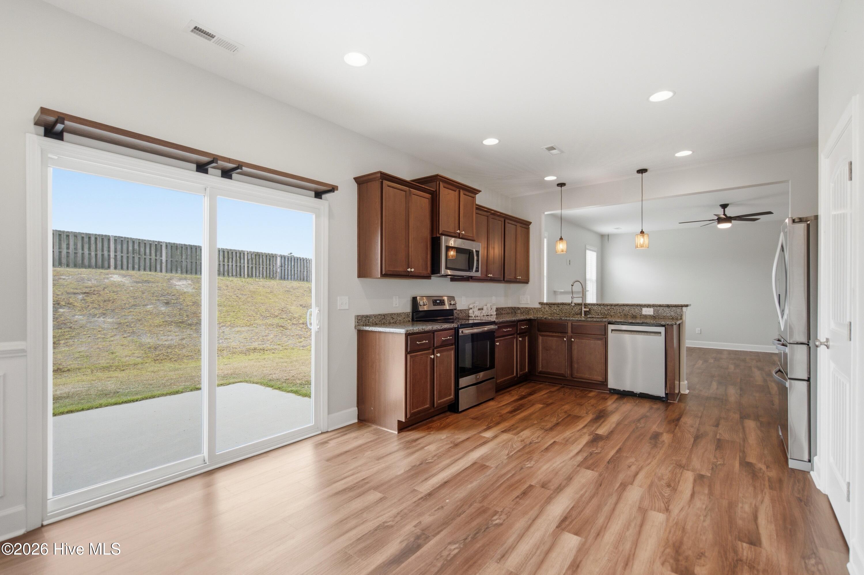 447 Avendale Drive Property Photo 15