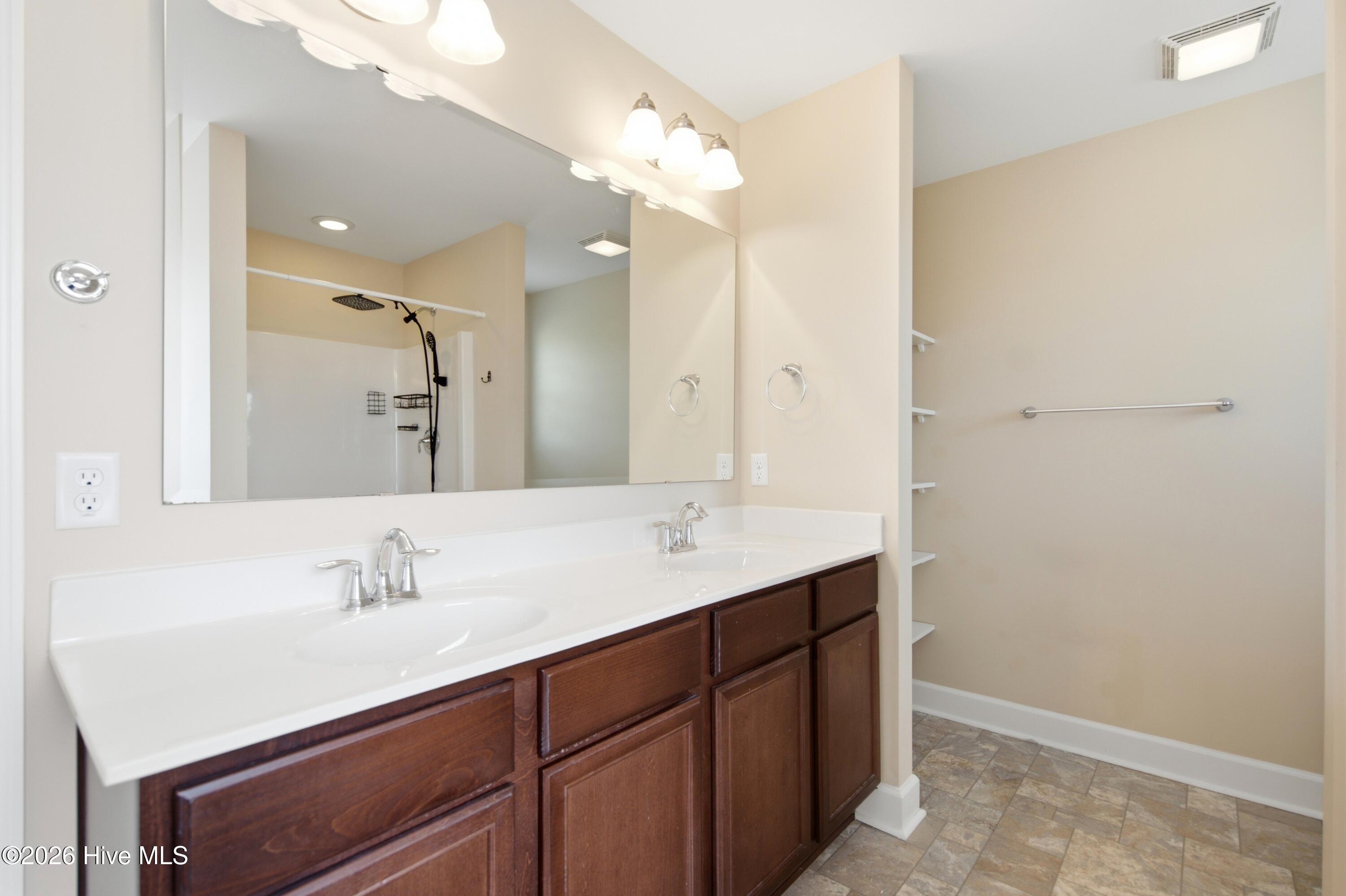 447 Avendale Drive Property Photo 31