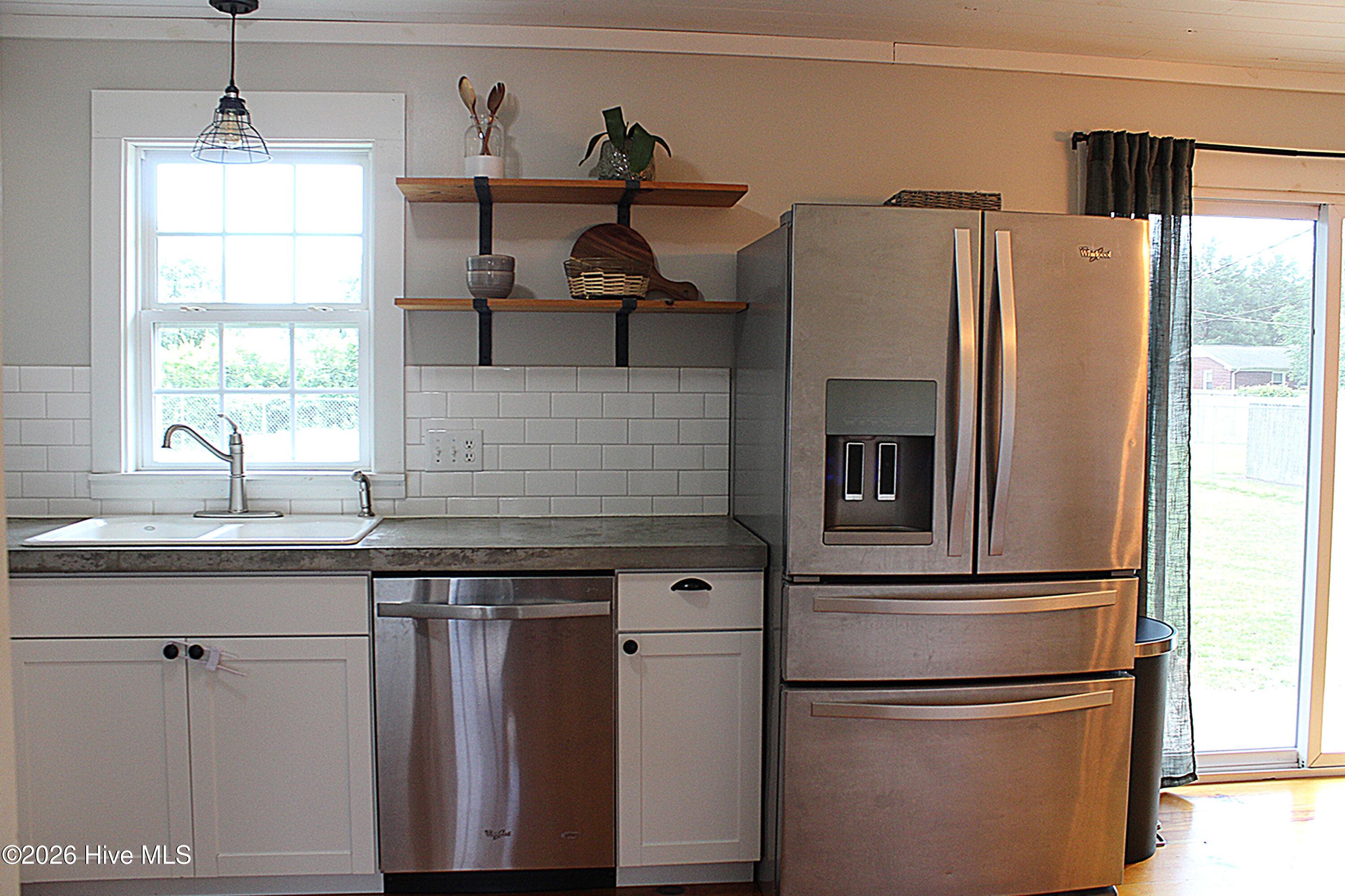 218 Dogwood Street Property Photo 8