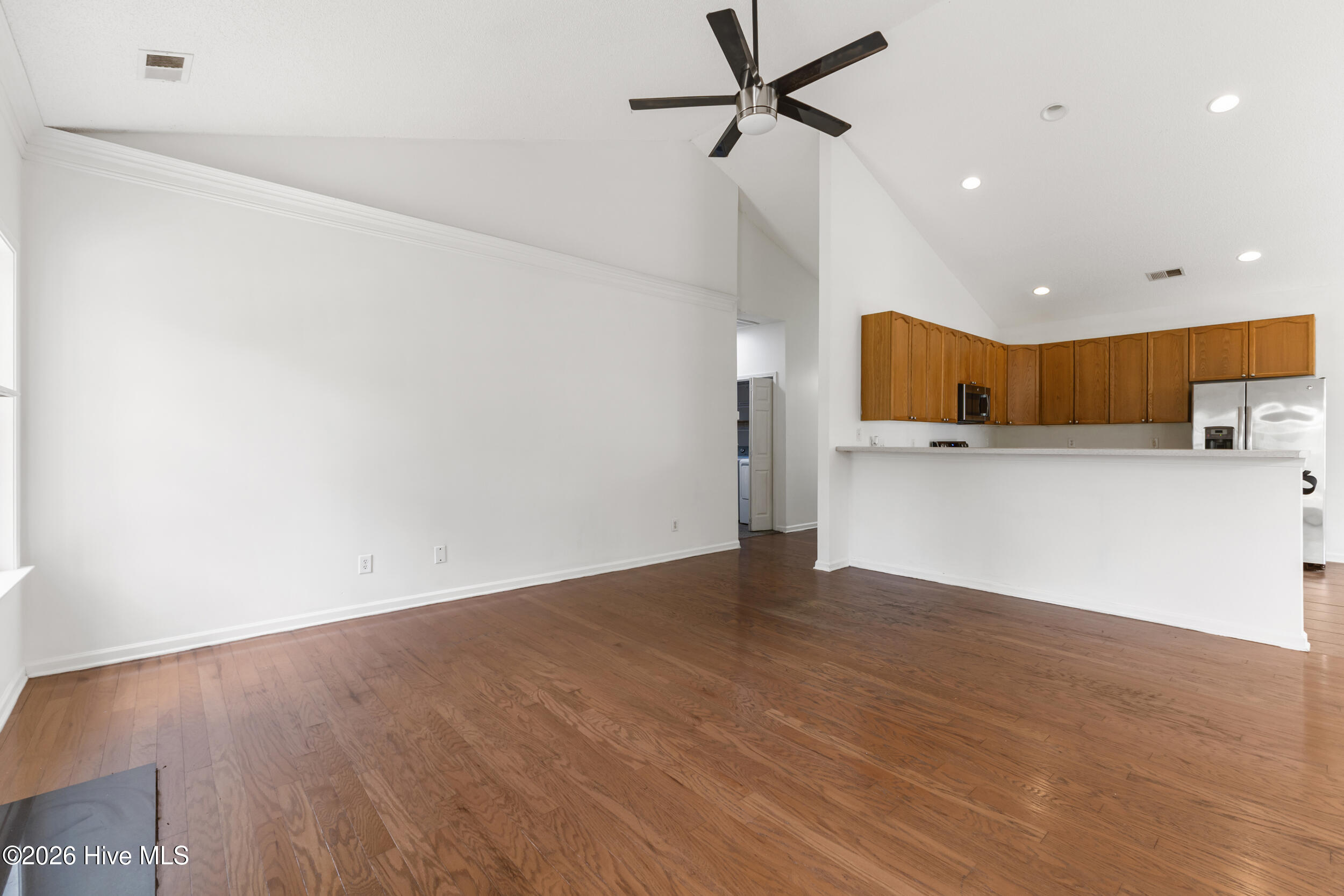 1018 Foxridge Way Property Photo 13