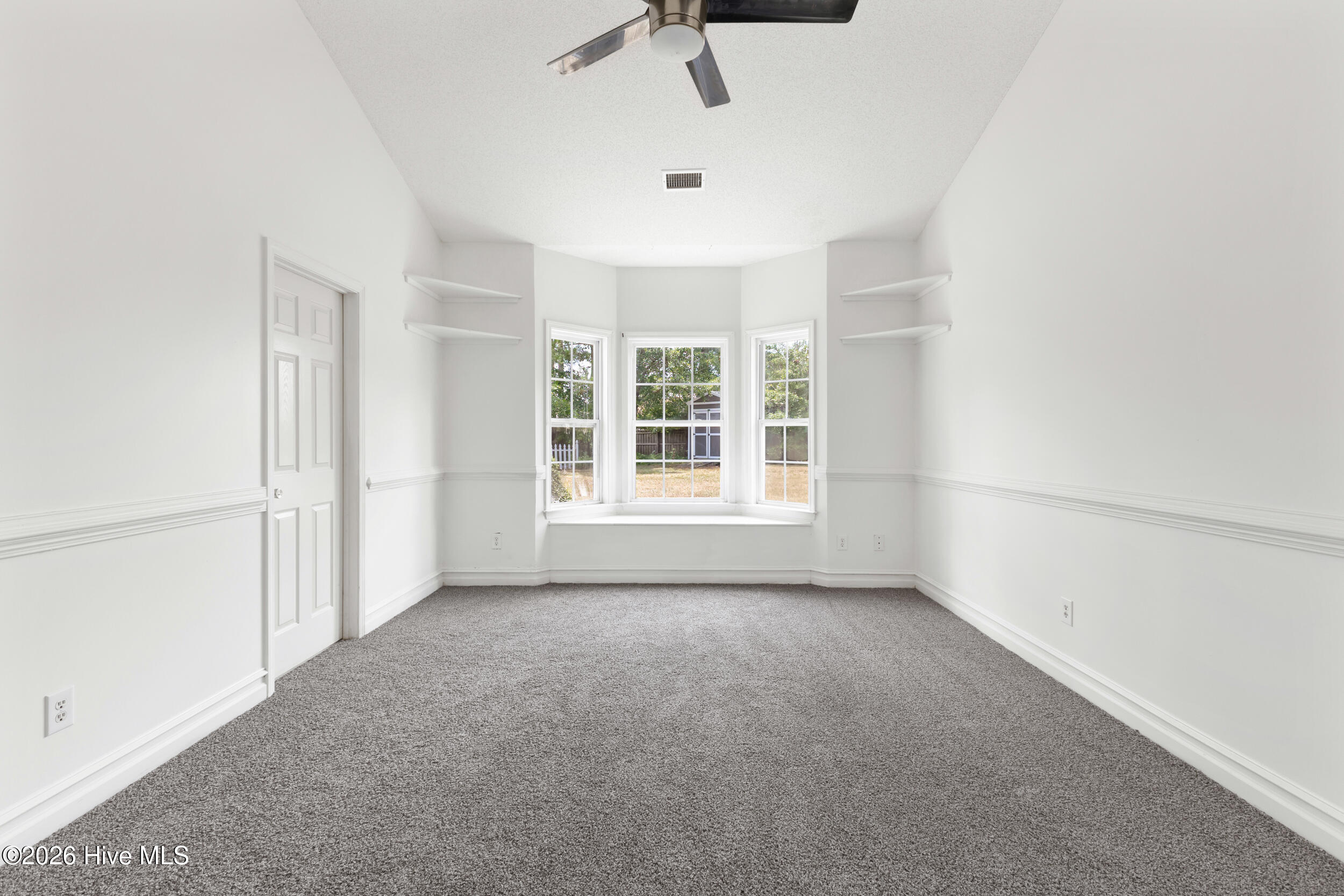 1018 Foxridge Way Property Photo 18