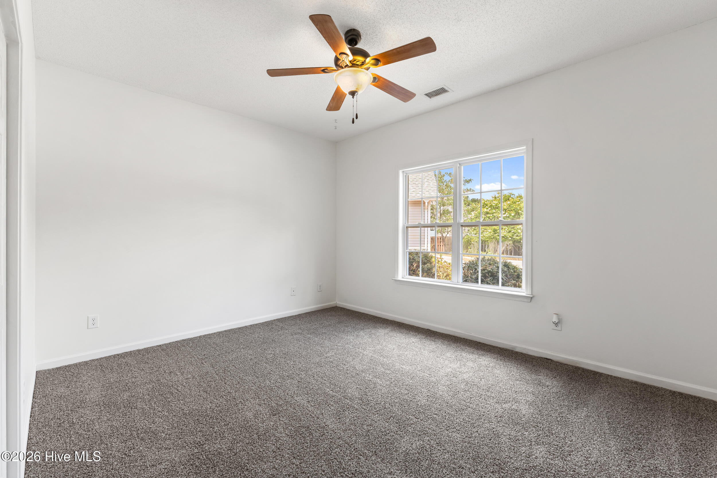 1018 Foxridge Way Property Photo 24