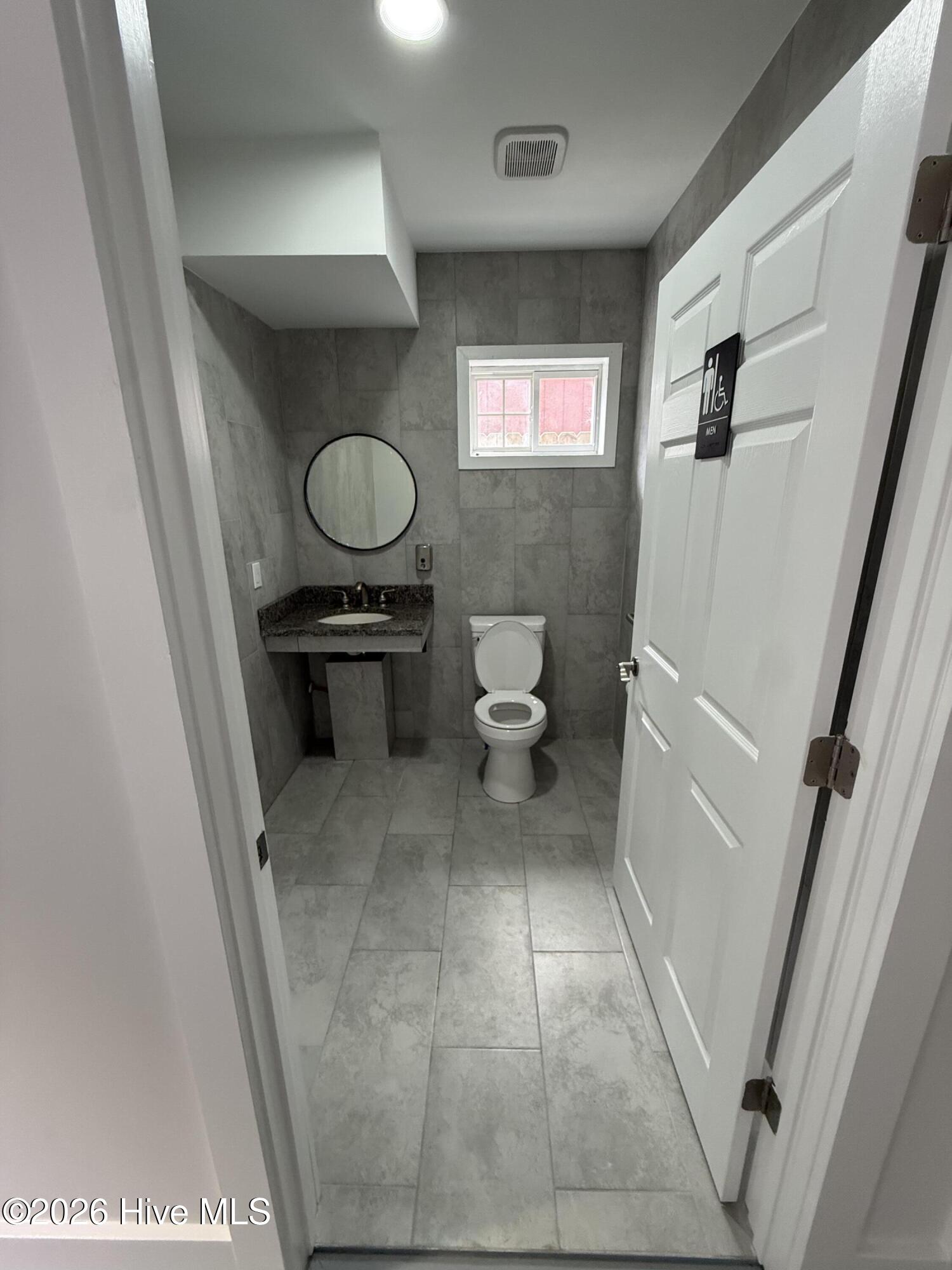 714 Washington Street Property Photo 6