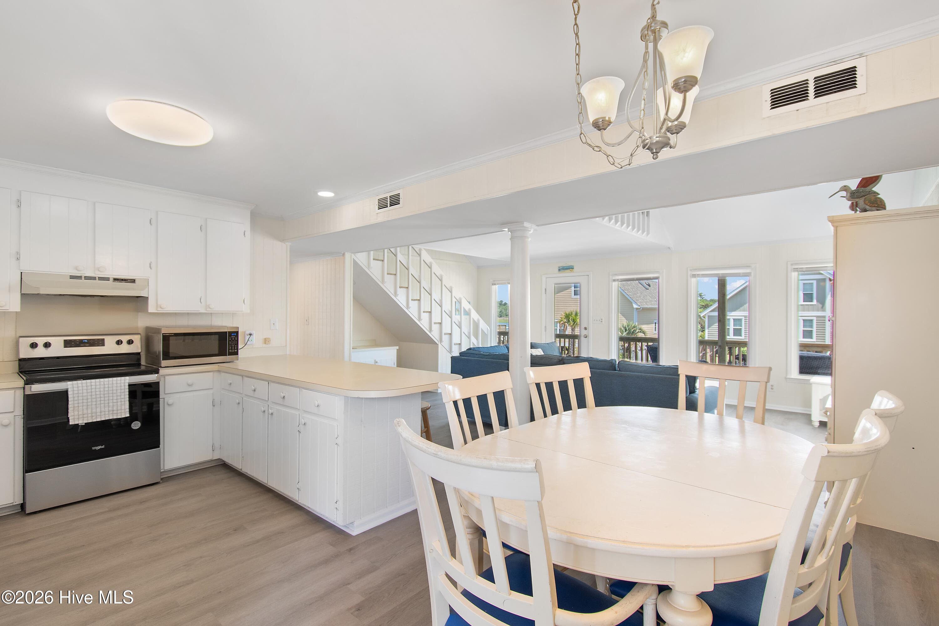 305 Sand Dune Lane Property Photo 18